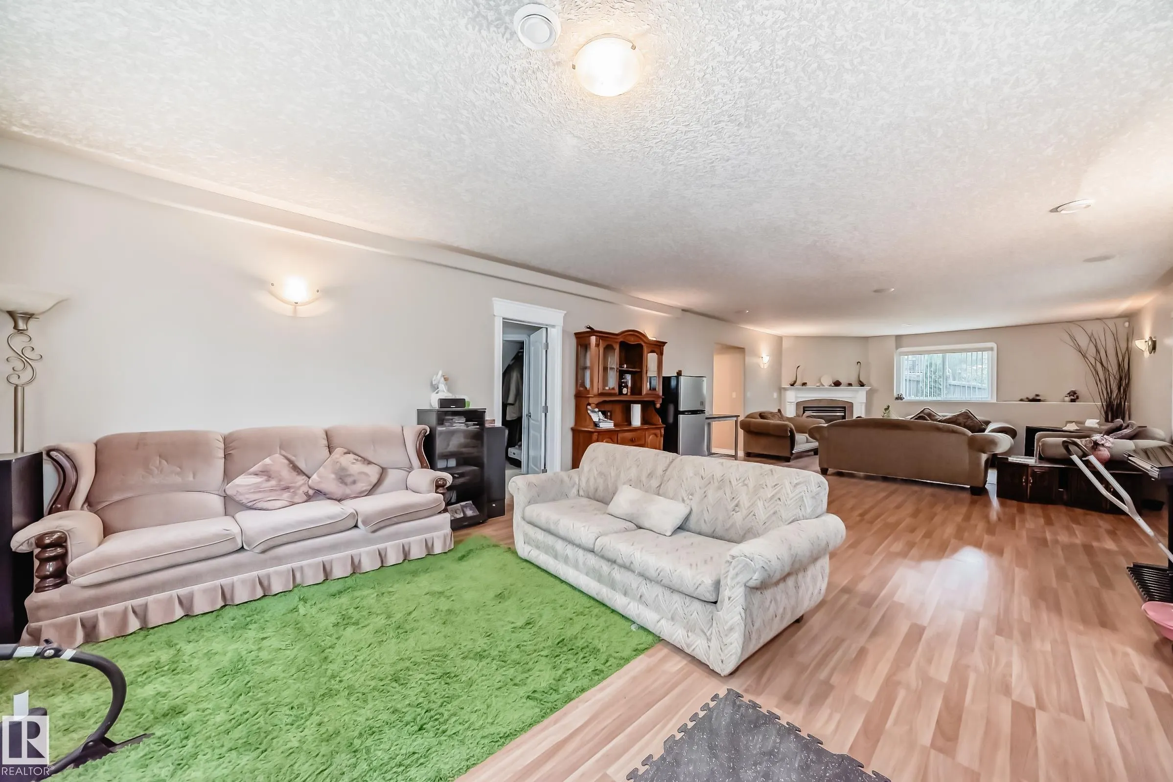 1436 BISHOP Point(e)