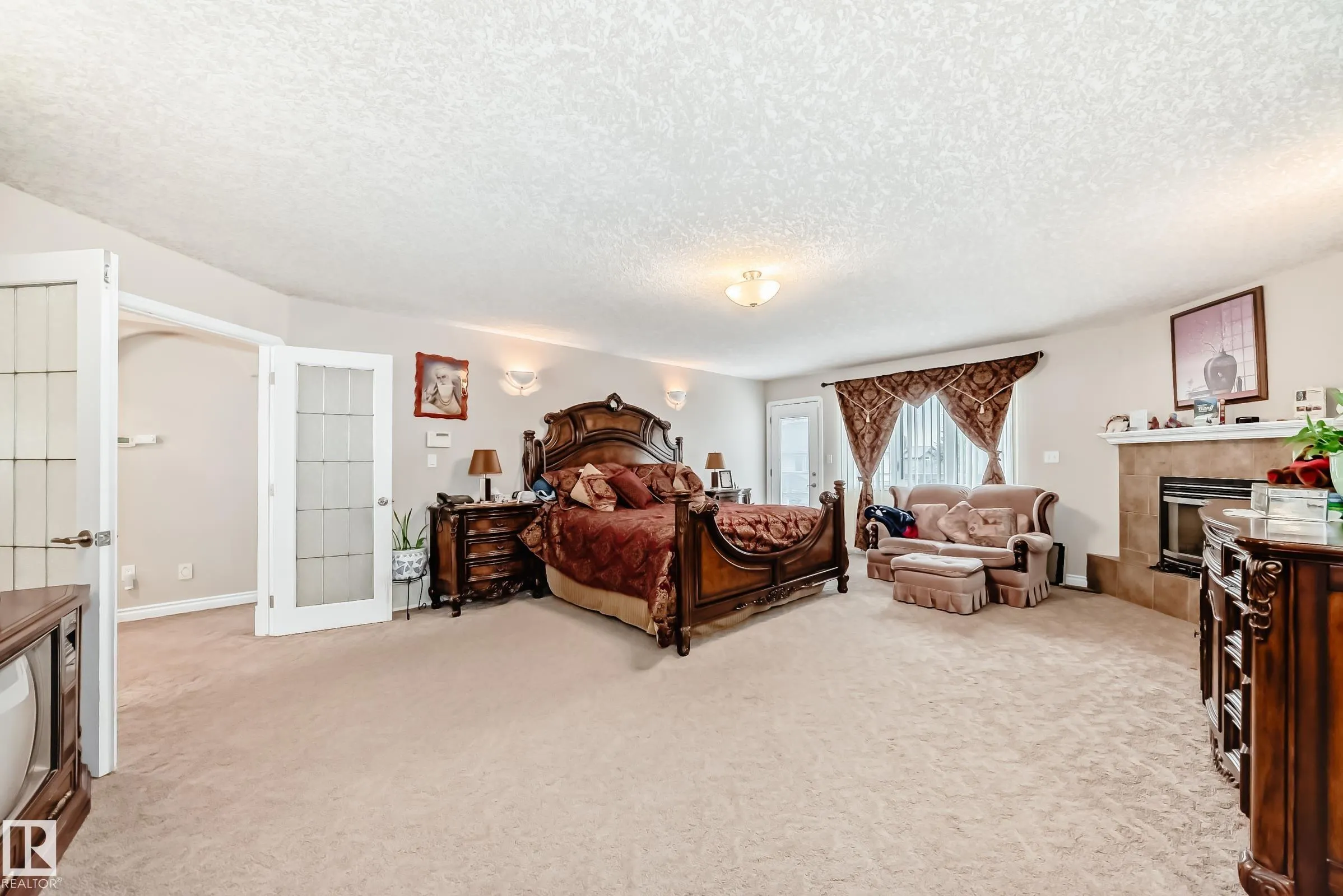 1436 BISHOP Point(e)