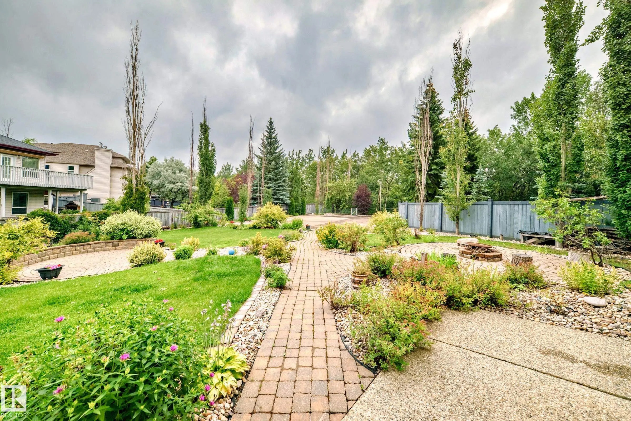 1436 BISHOP Point(e)