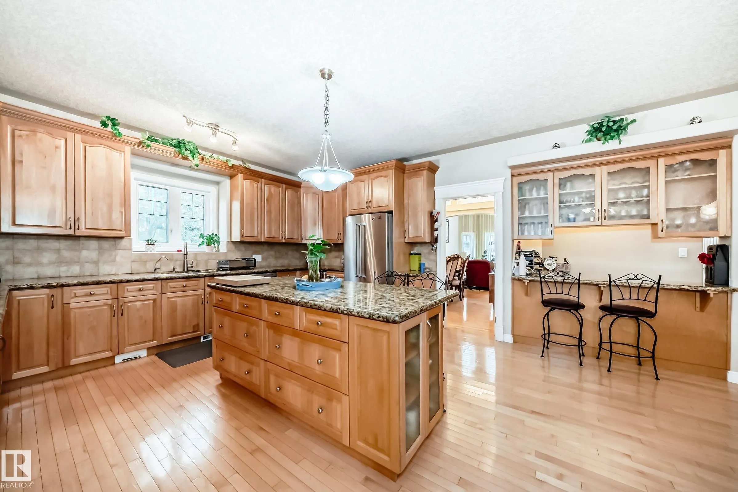 1436 BISHOP Point(e)