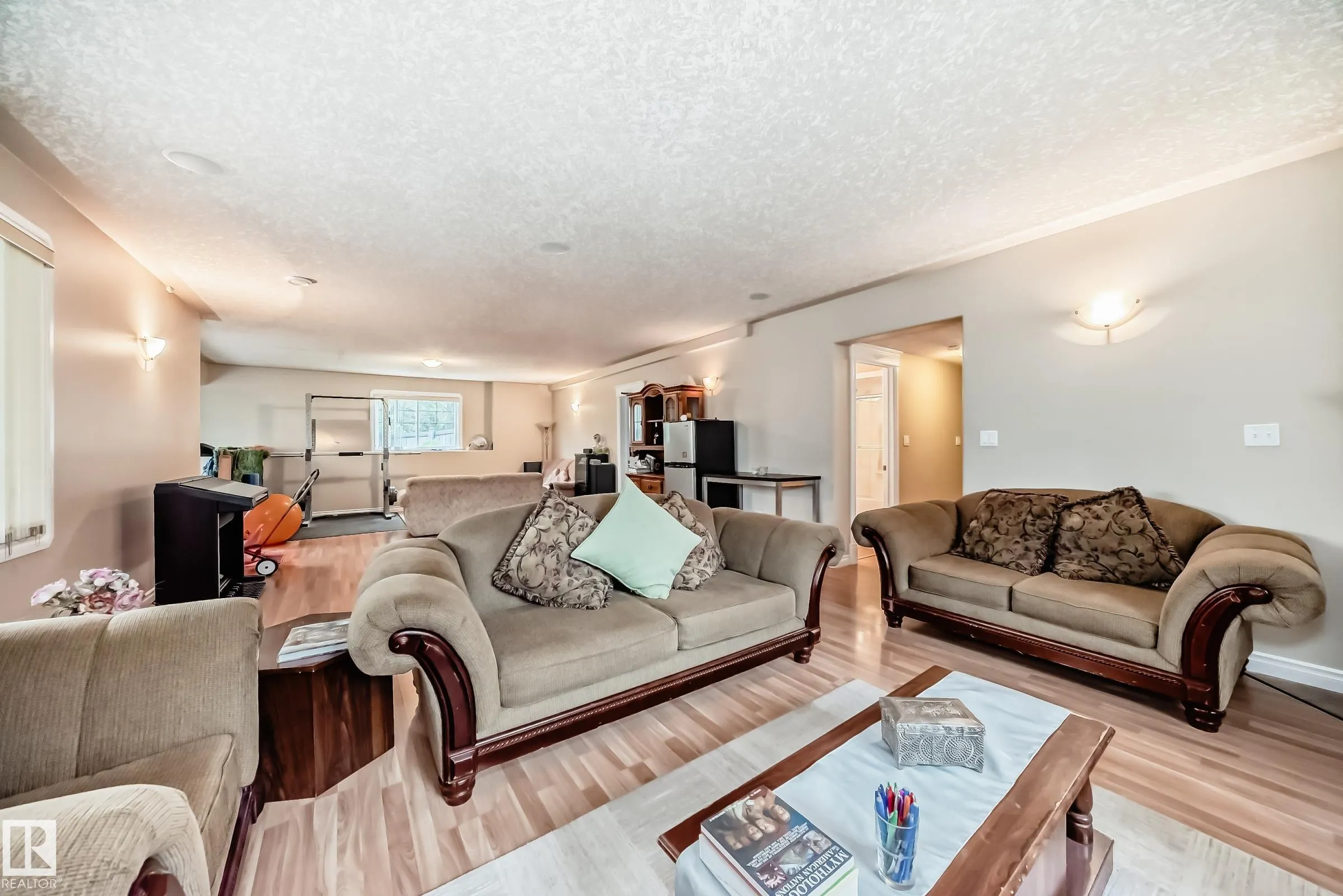 1436 BISHOP Point(e)
