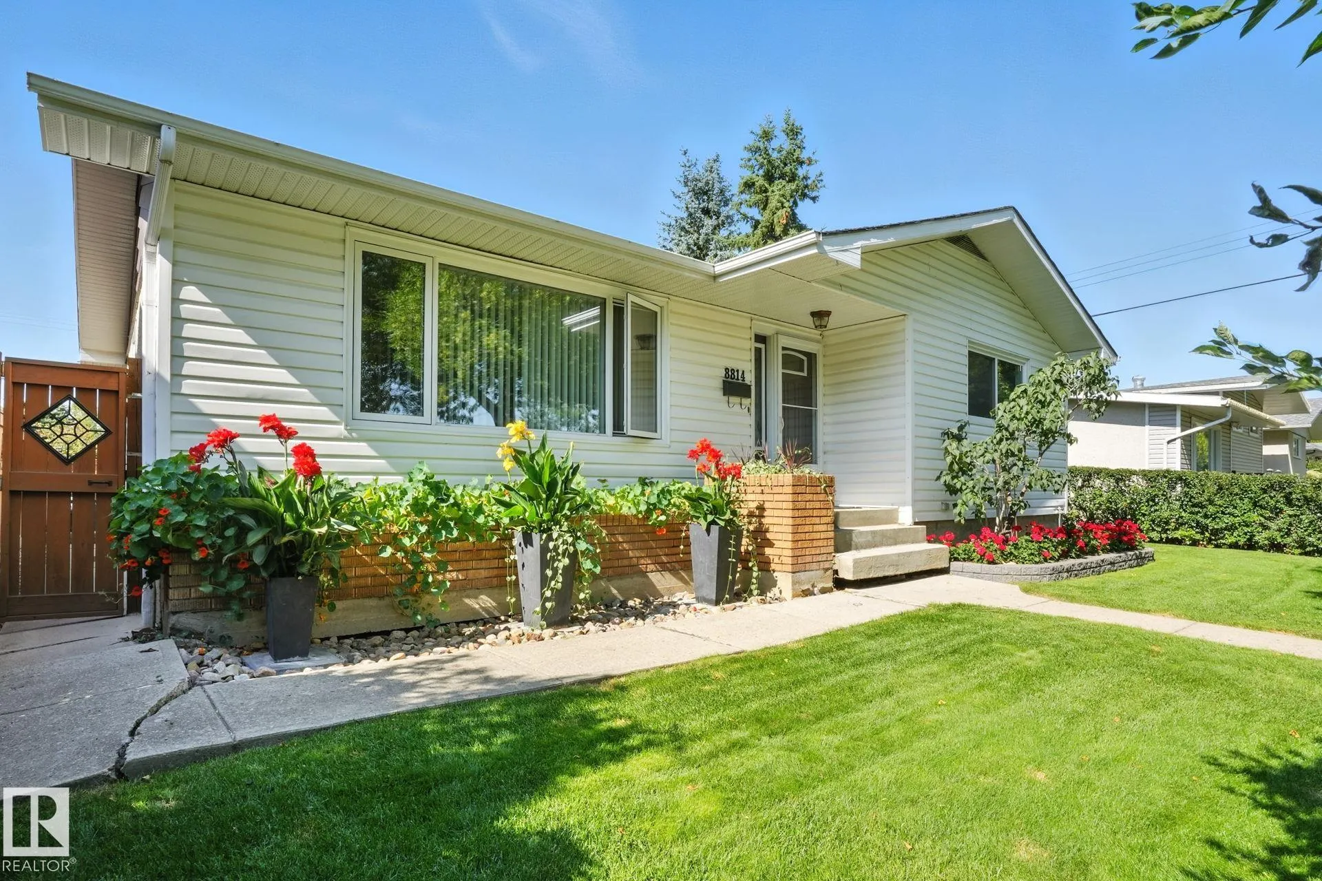 8814 160 Street