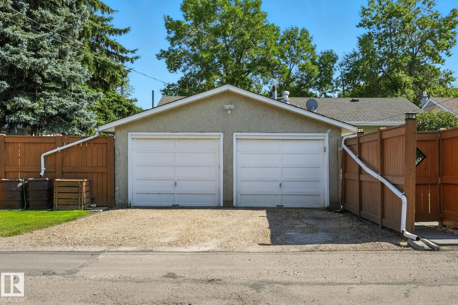 8814 160 Street