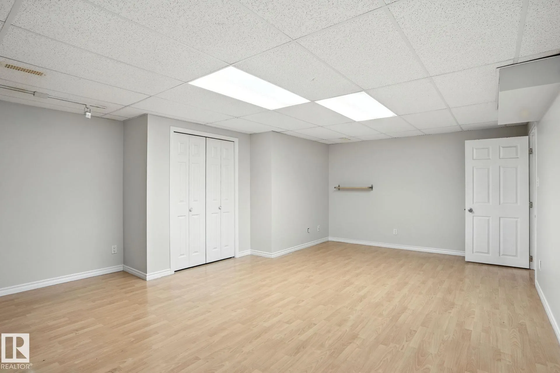 8814 160 Street