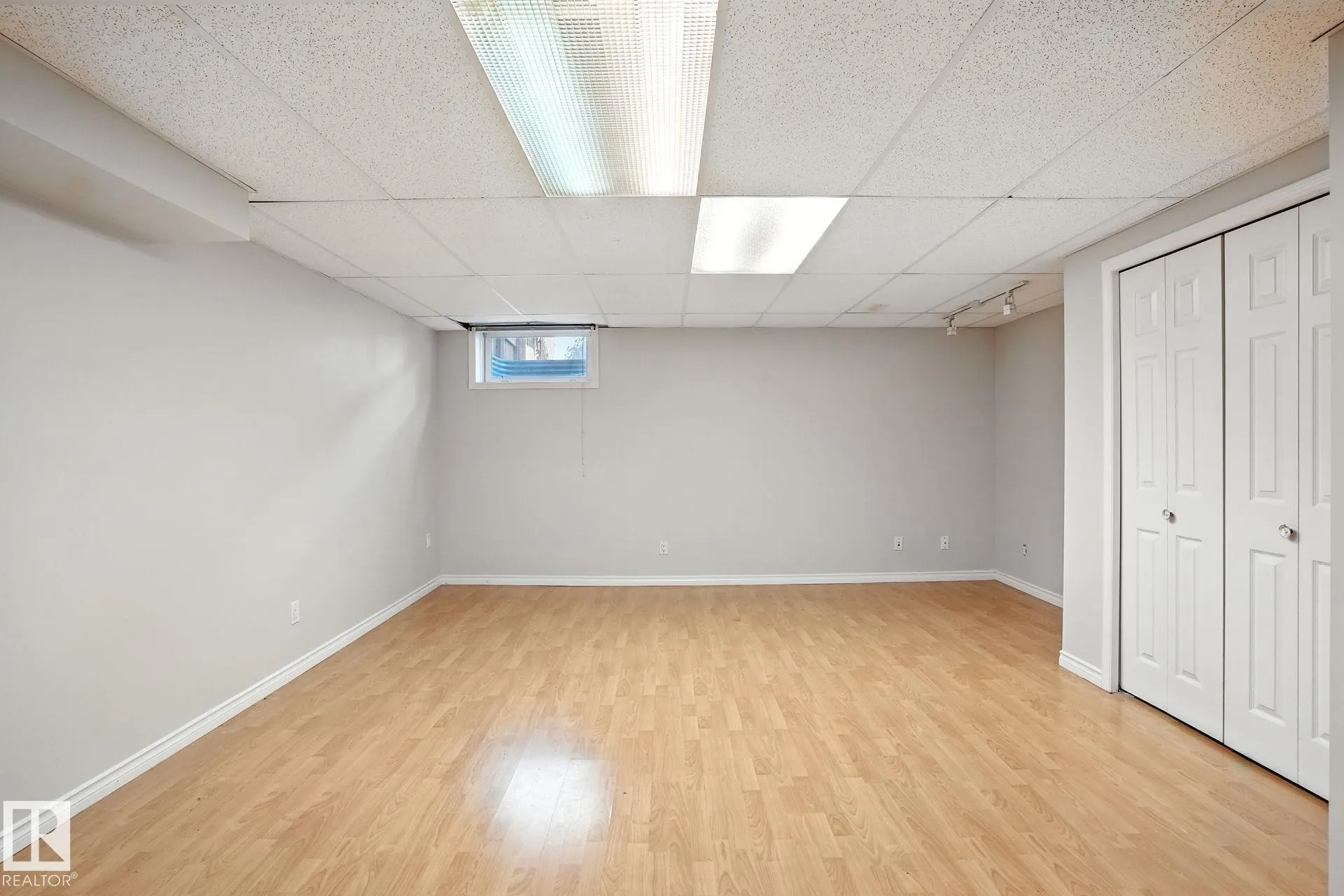 8814 160 Street