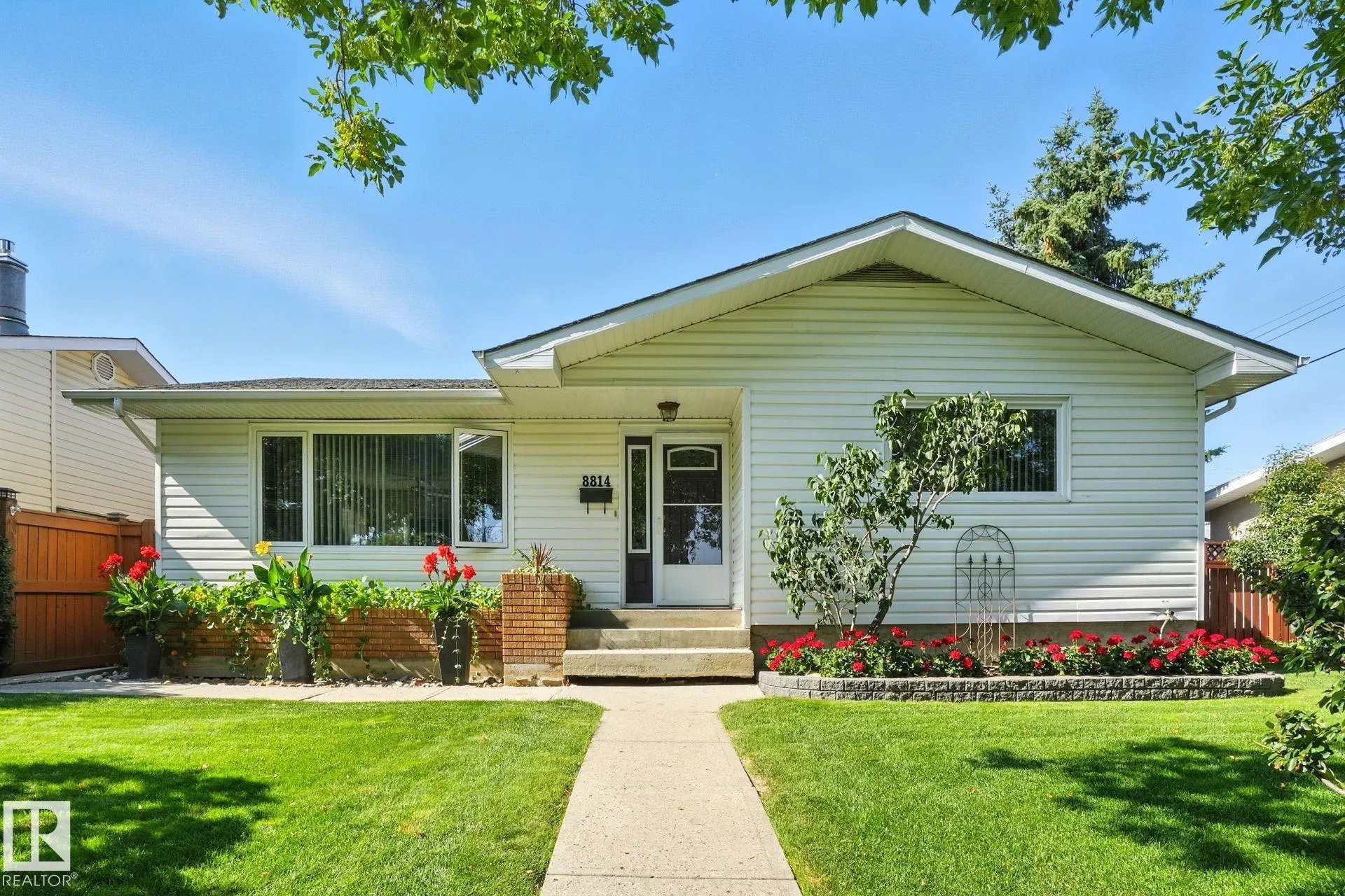 8814 160 Street