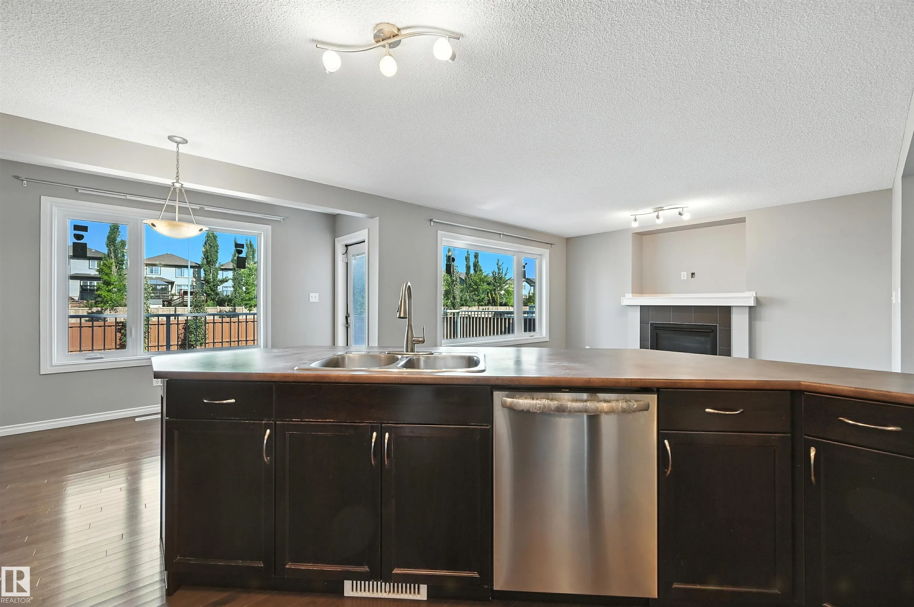 1785 HAMMOND Crescent