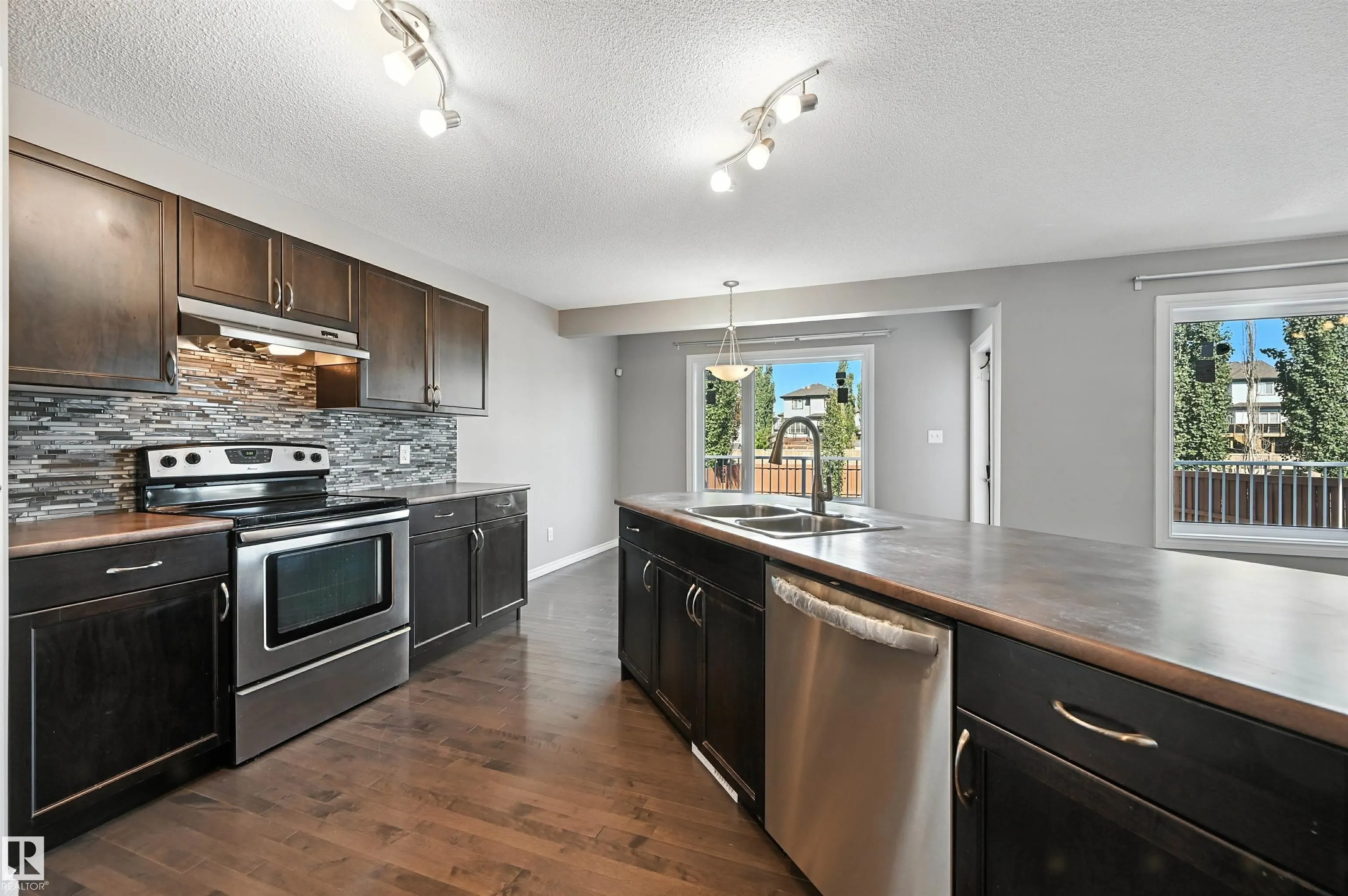 1785 HAMMOND Crescent