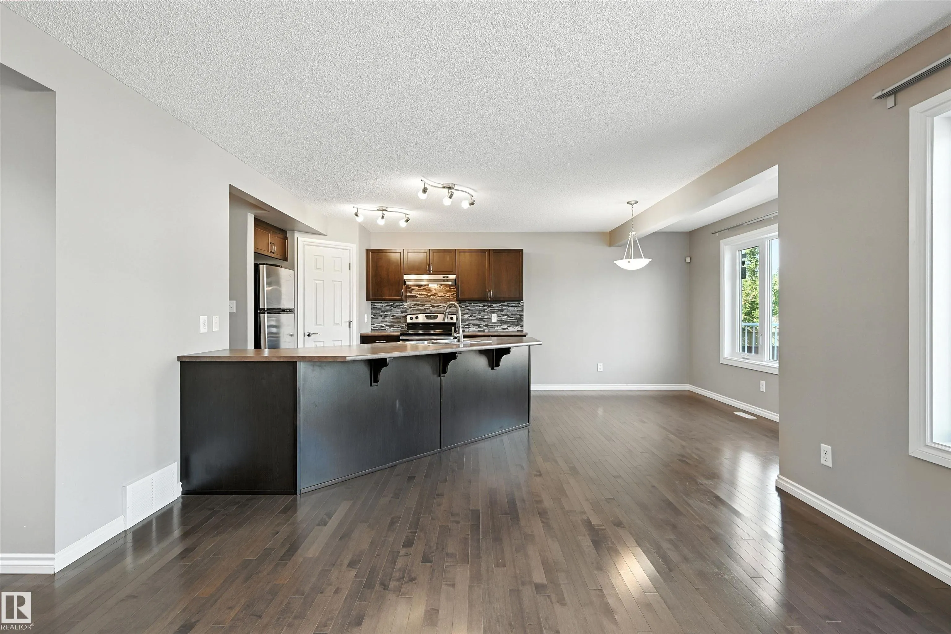 1785 HAMMOND Crescent