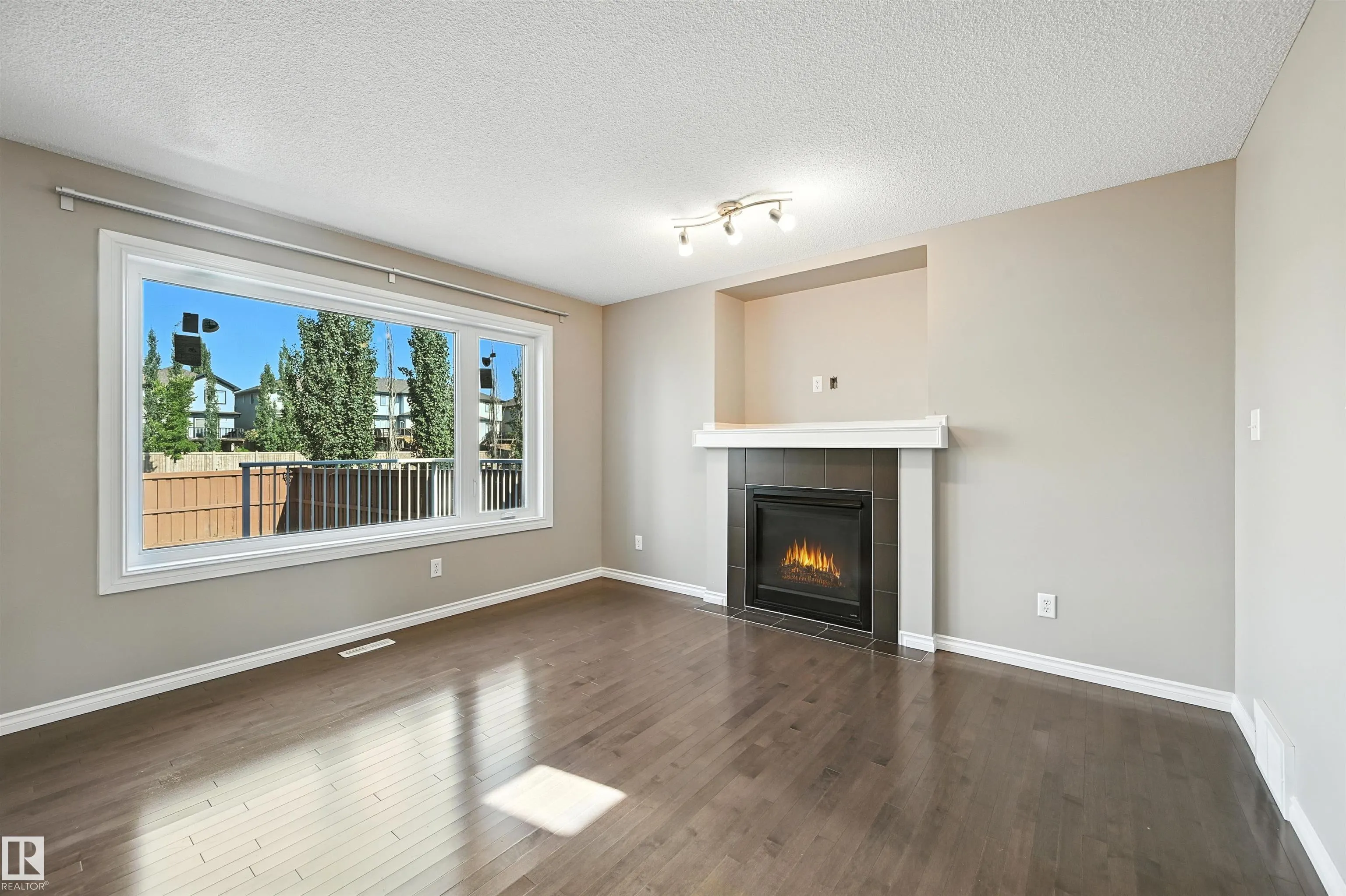 1785 HAMMOND Crescent