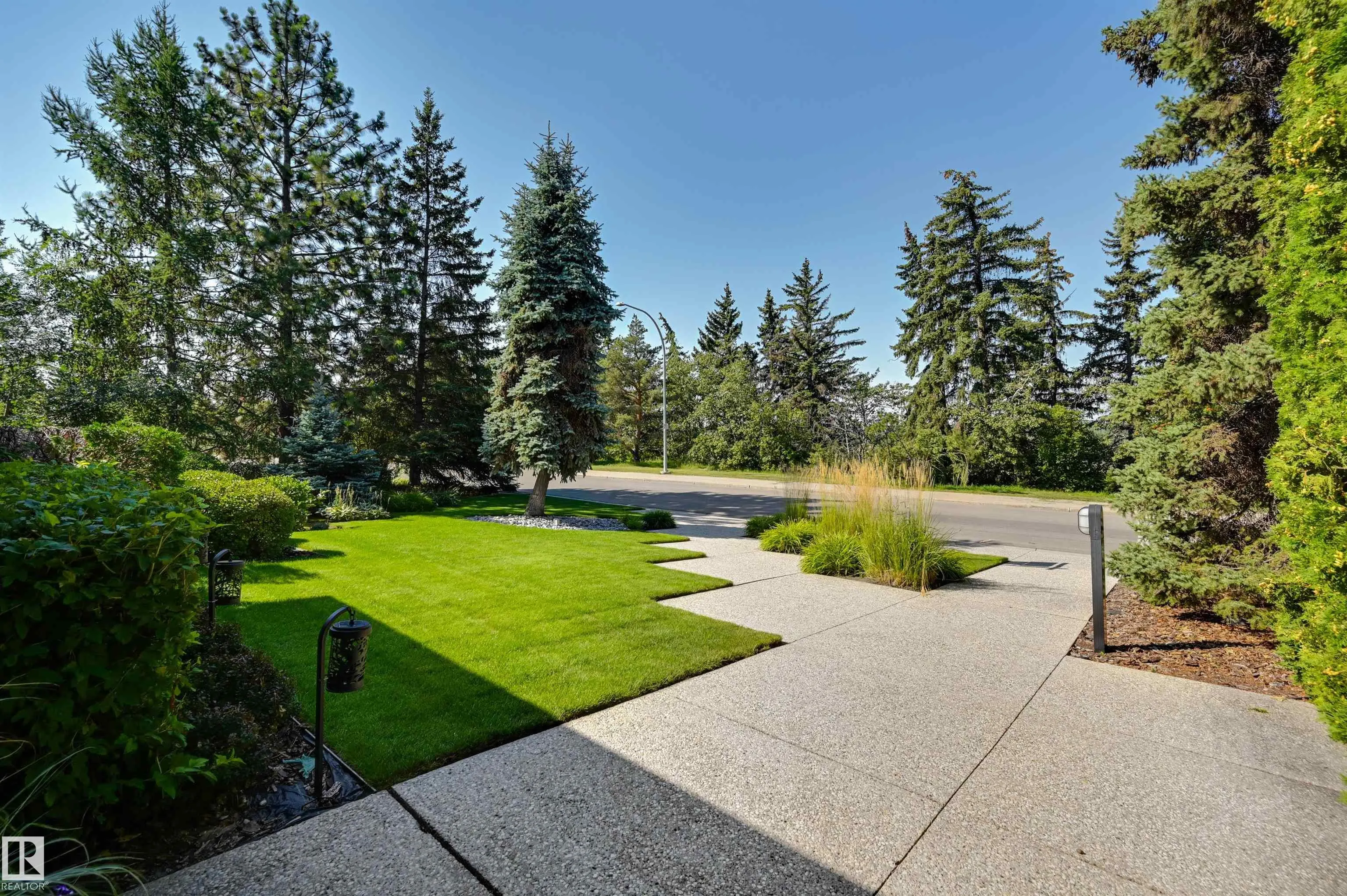 8907 SASKATCHEWAN Drive