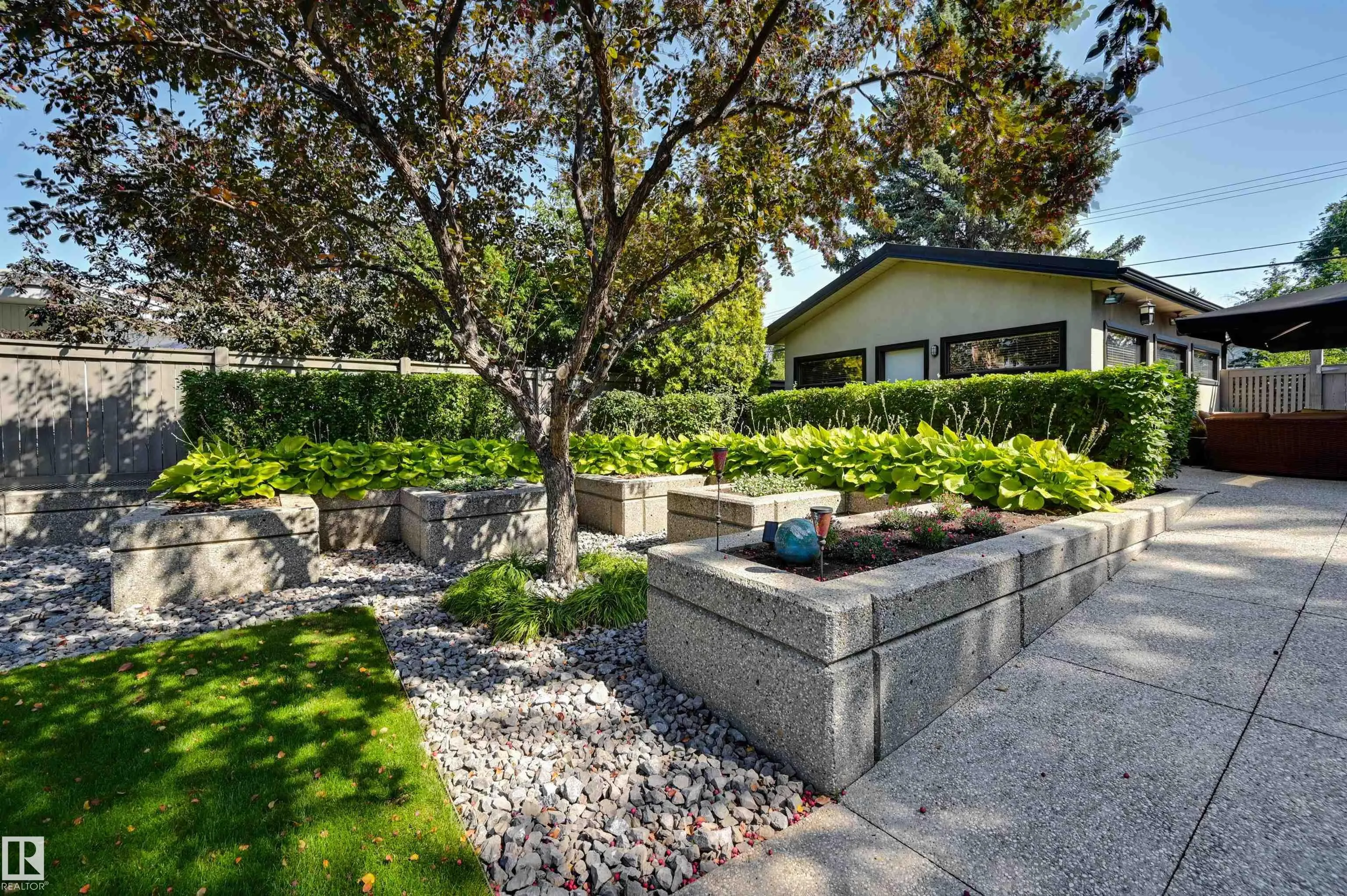 8907 SASKATCHEWAN Drive