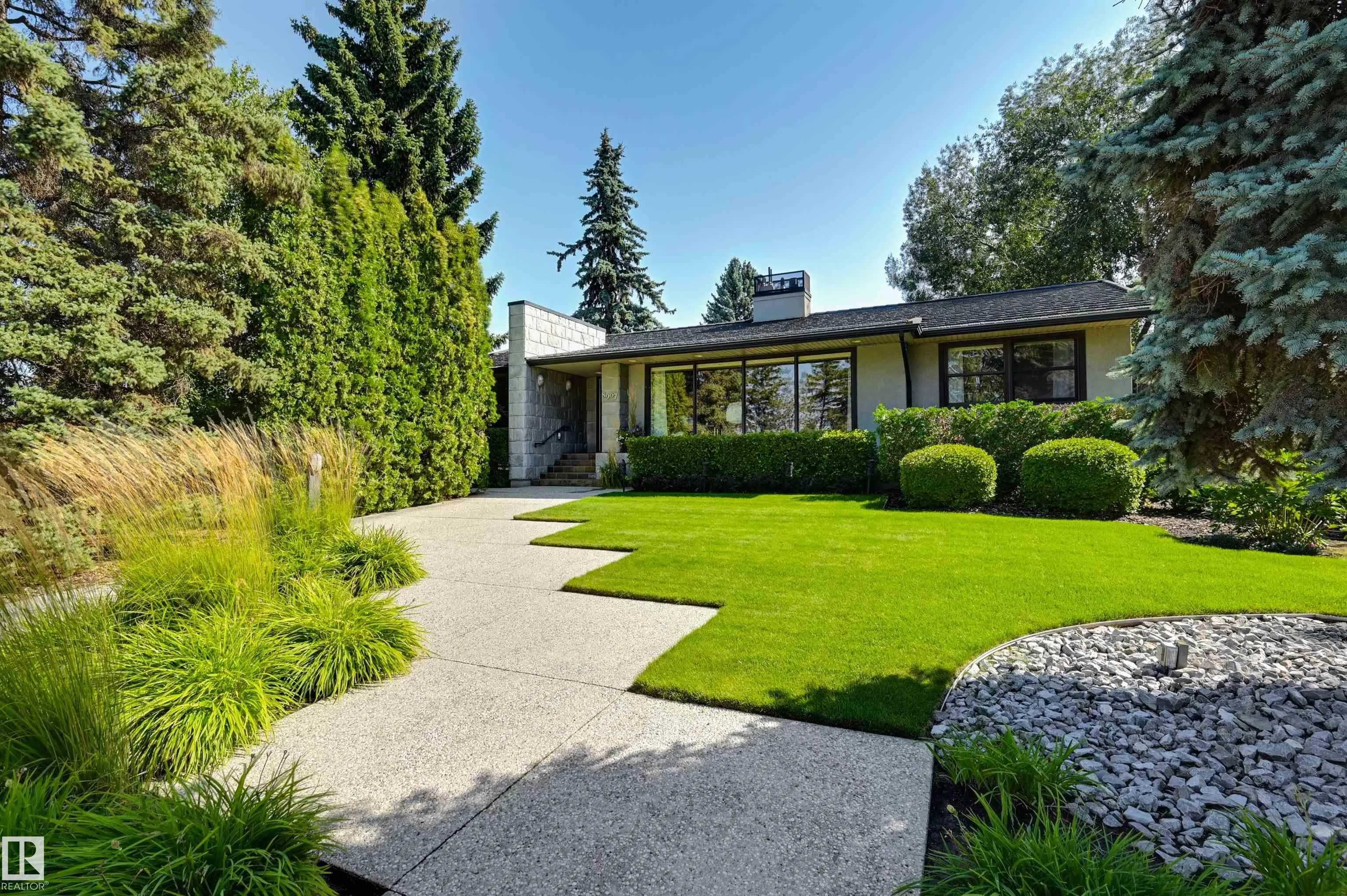 8907 SASKATCHEWAN Drive