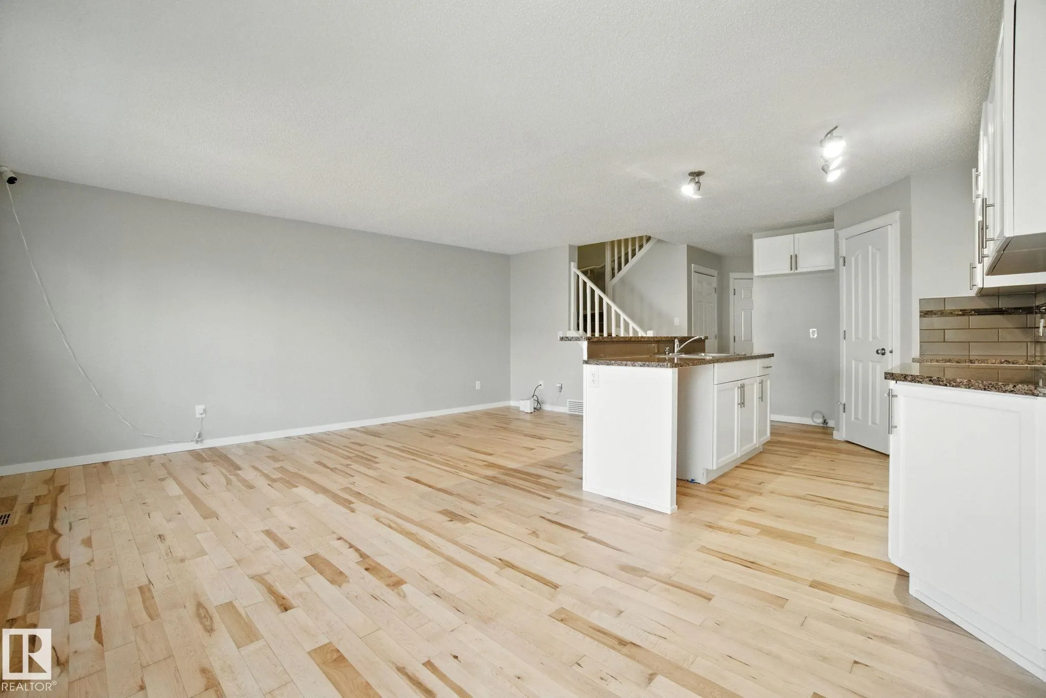 2306 CASSELMAN CR