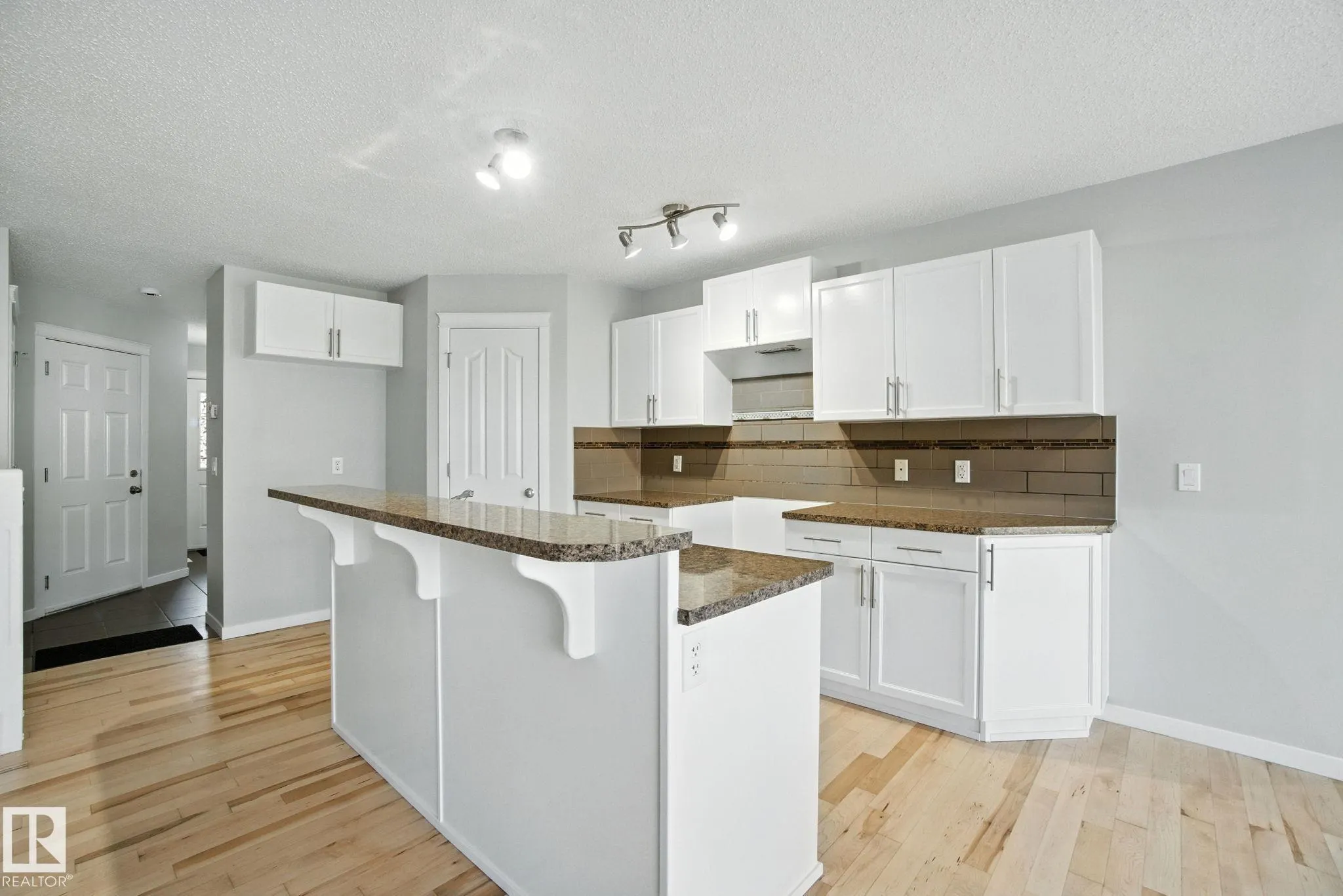 2306 CASSELMAN CR