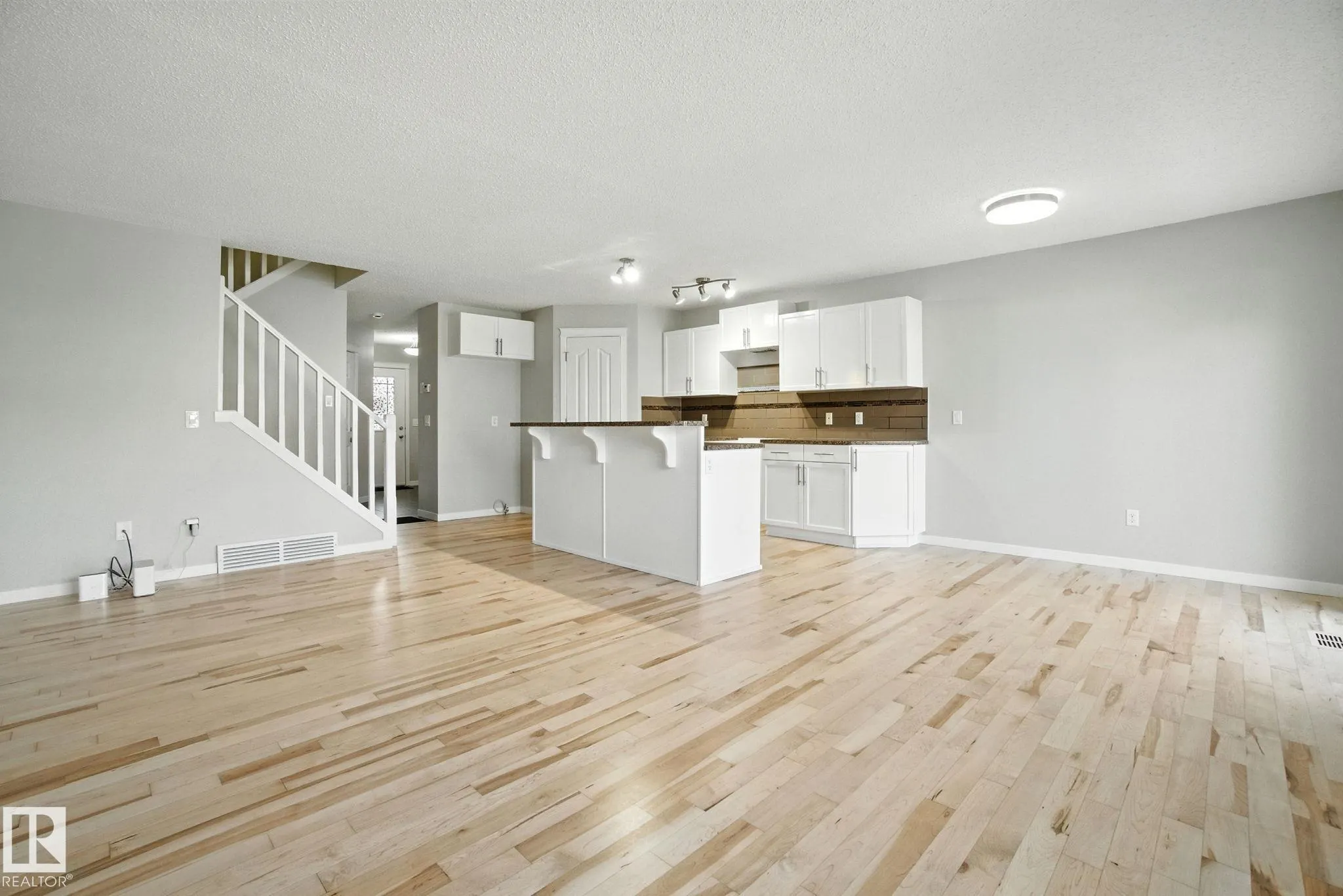 2306 CASSELMAN CR