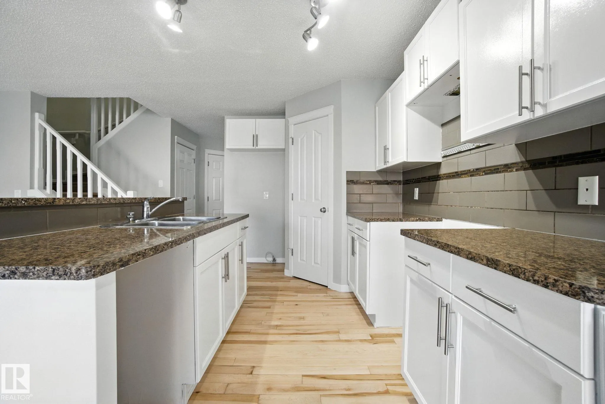 2306 CASSELMAN CR