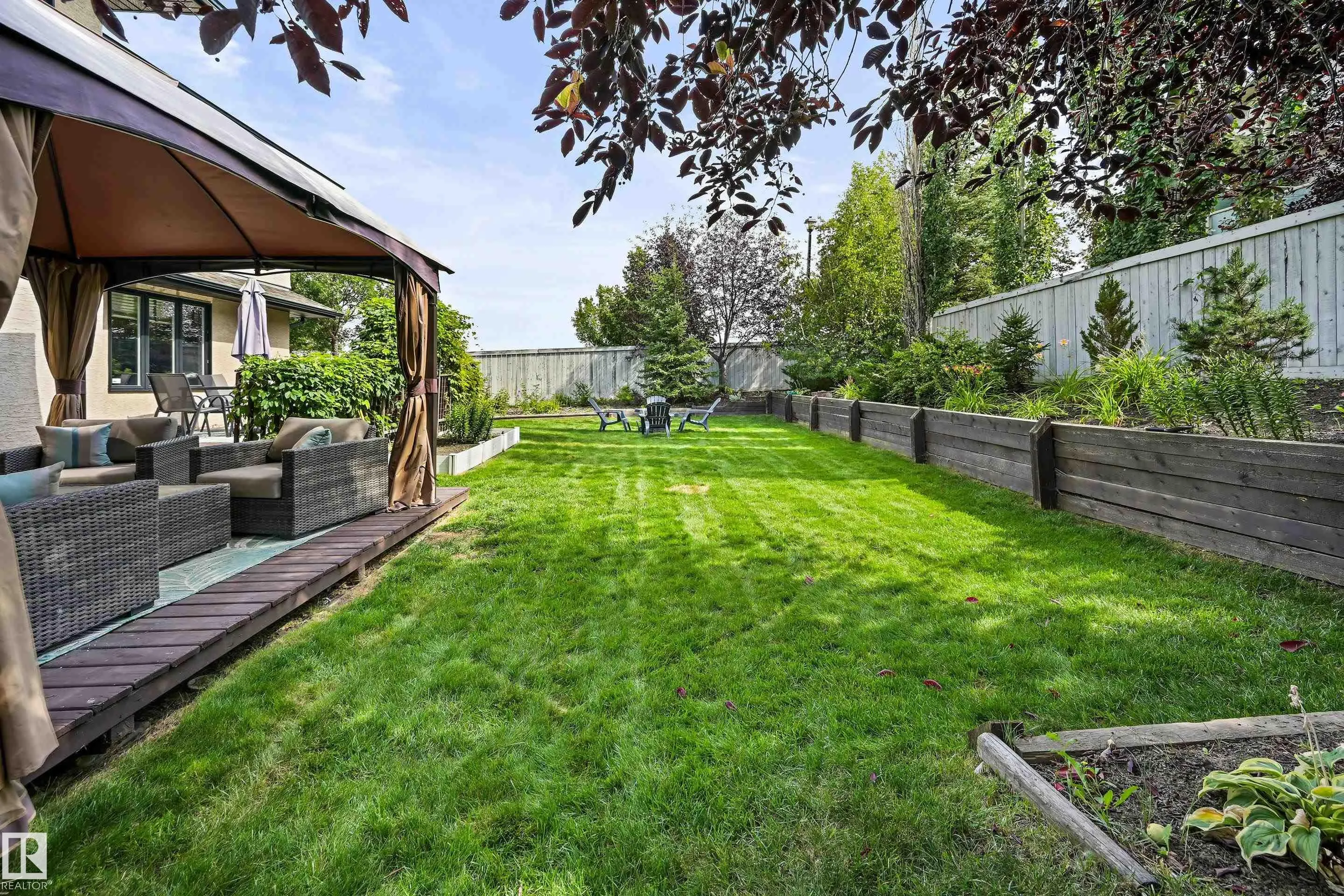 2 KINGSDALE Crescent