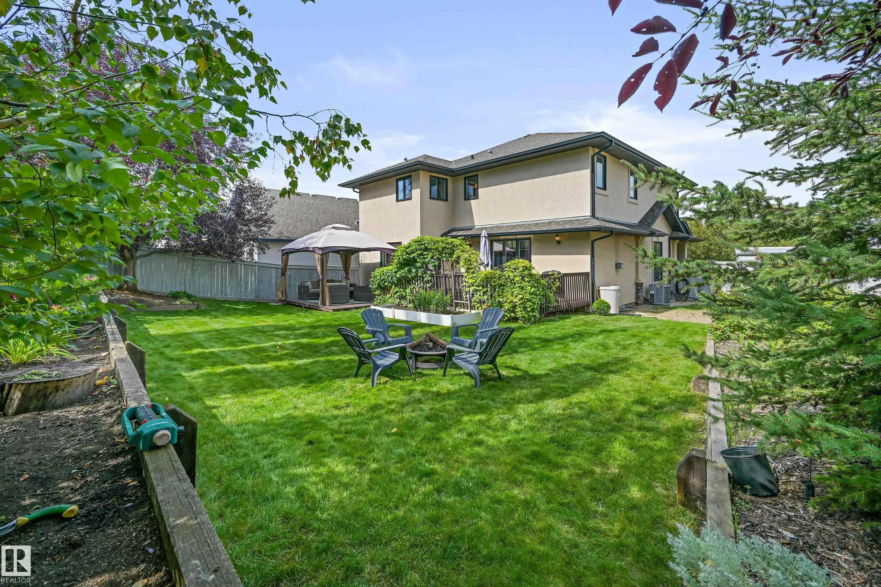 2 KINGSDALE Crescent