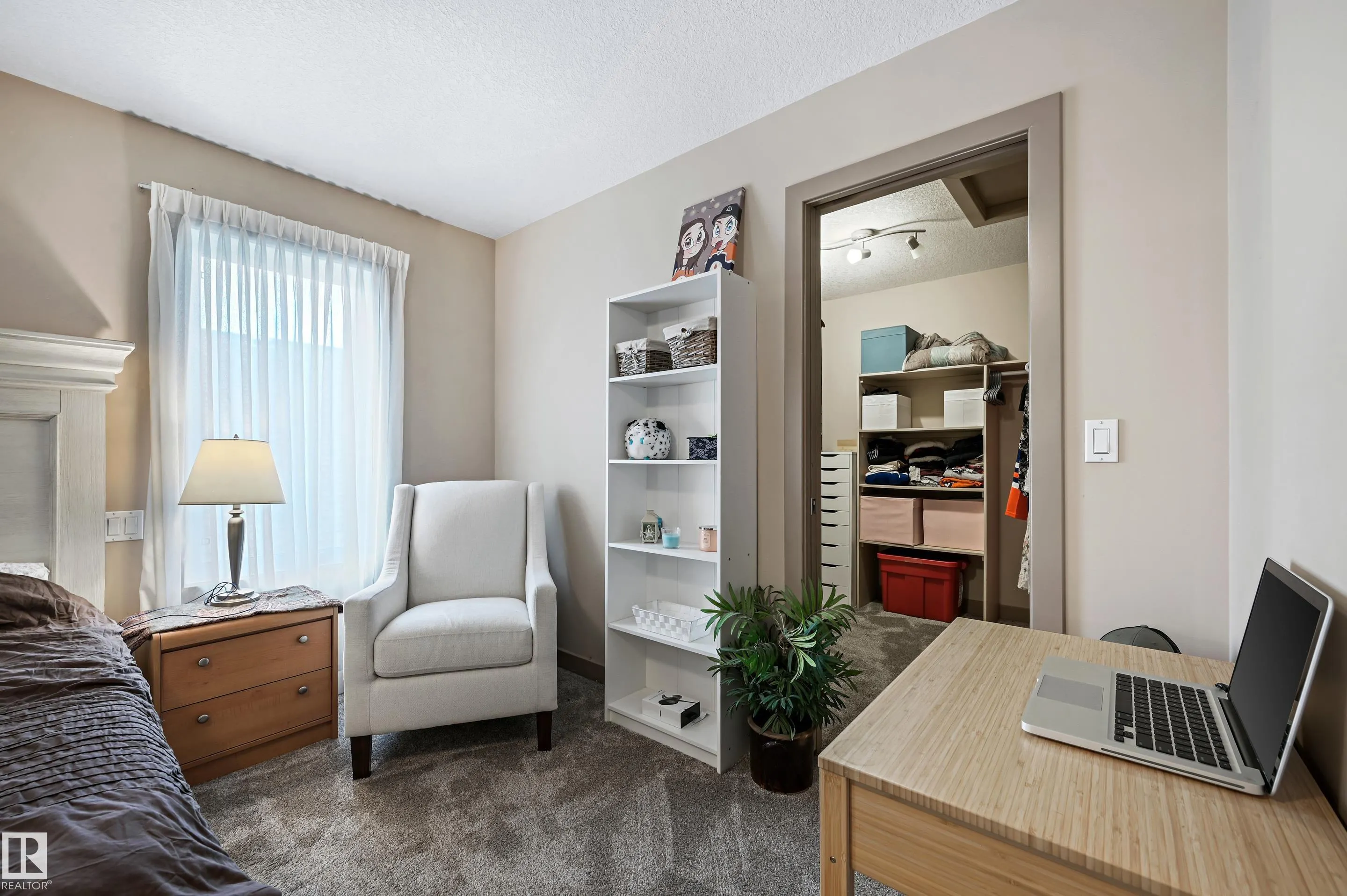 2 KINGSDALE Crescent