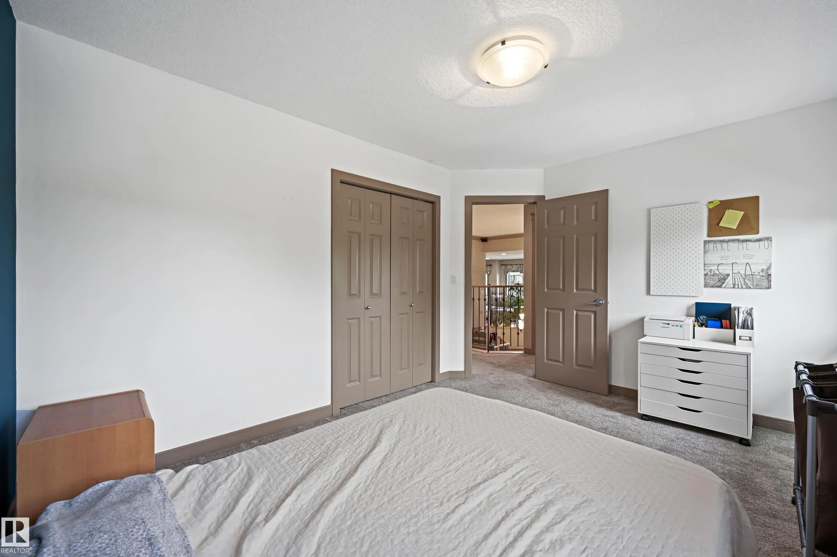 2 KINGSDALE Crescent