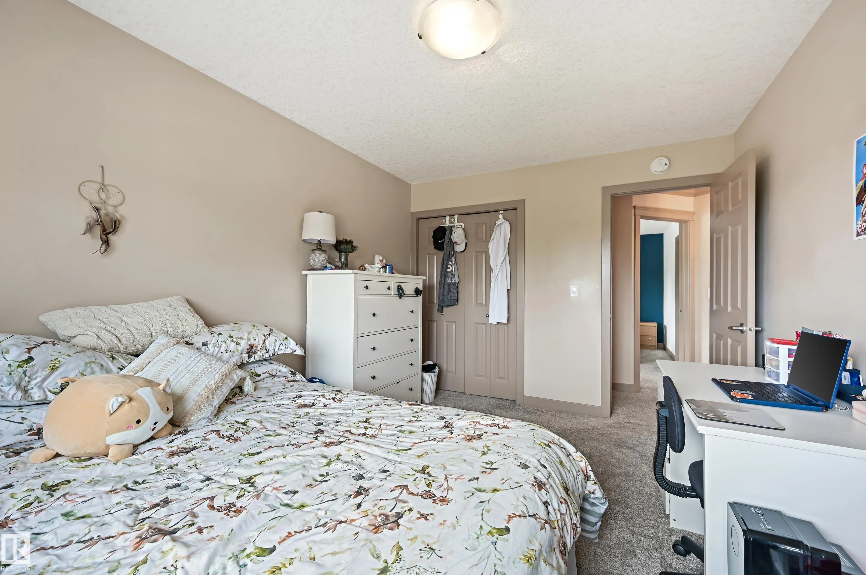 2 KINGSDALE Crescent