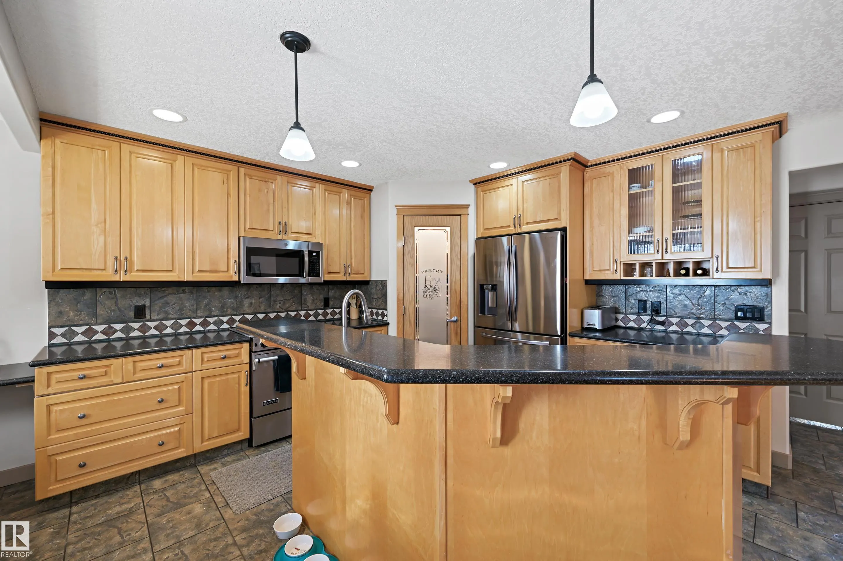 2 KINGSDALE Crescent