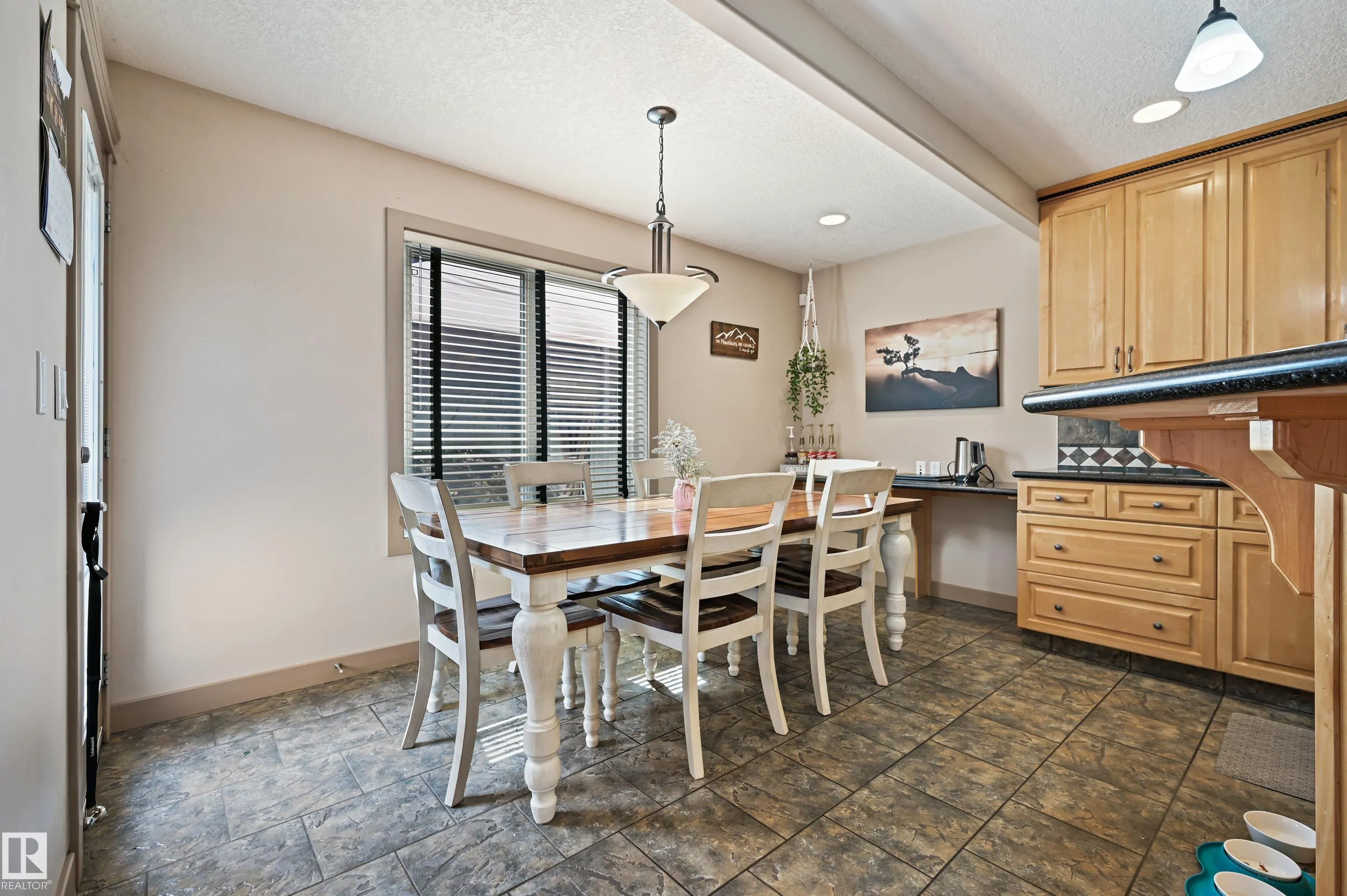 2 KINGSDALE Crescent