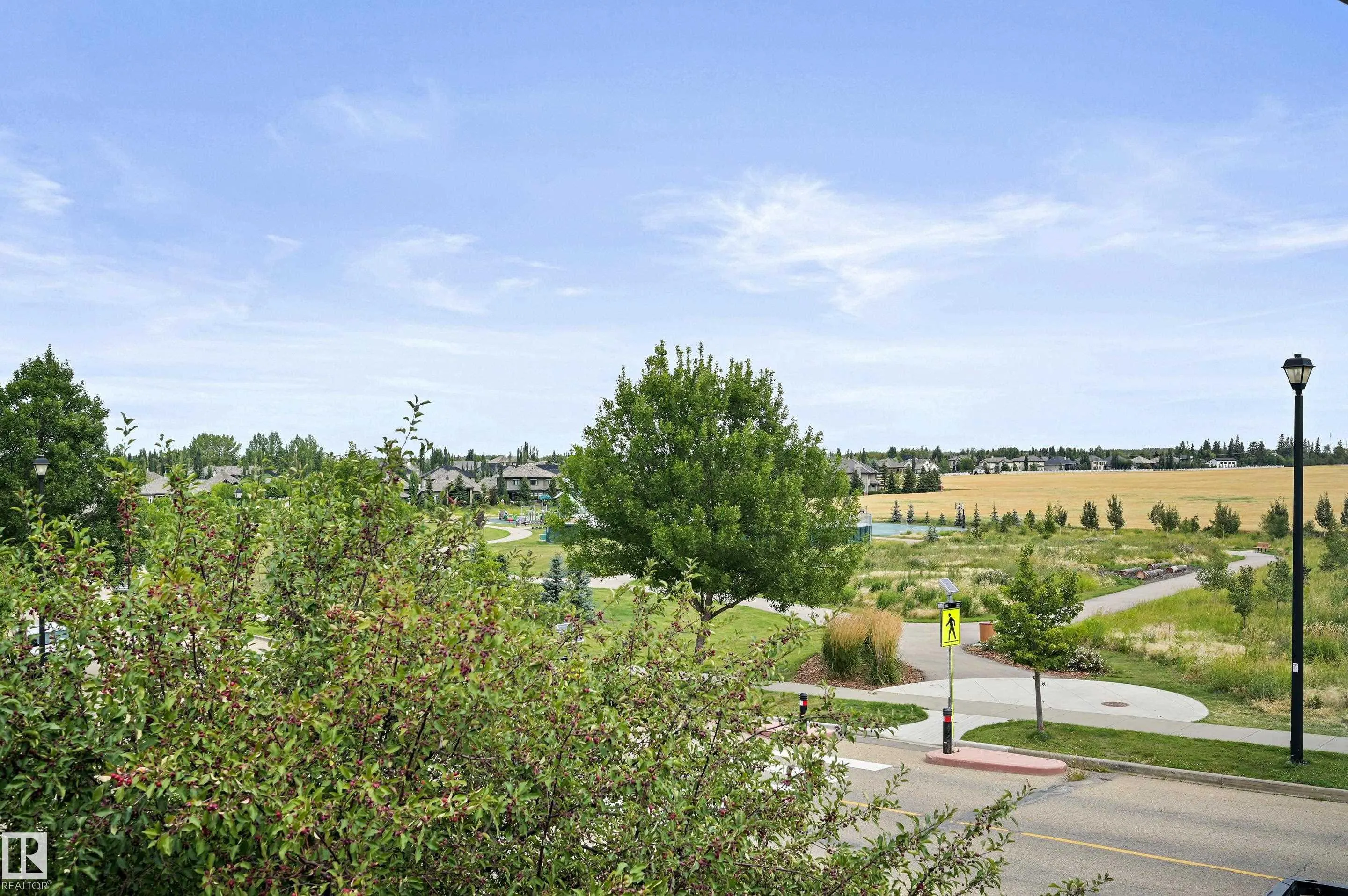 2 KINGSDALE Crescent