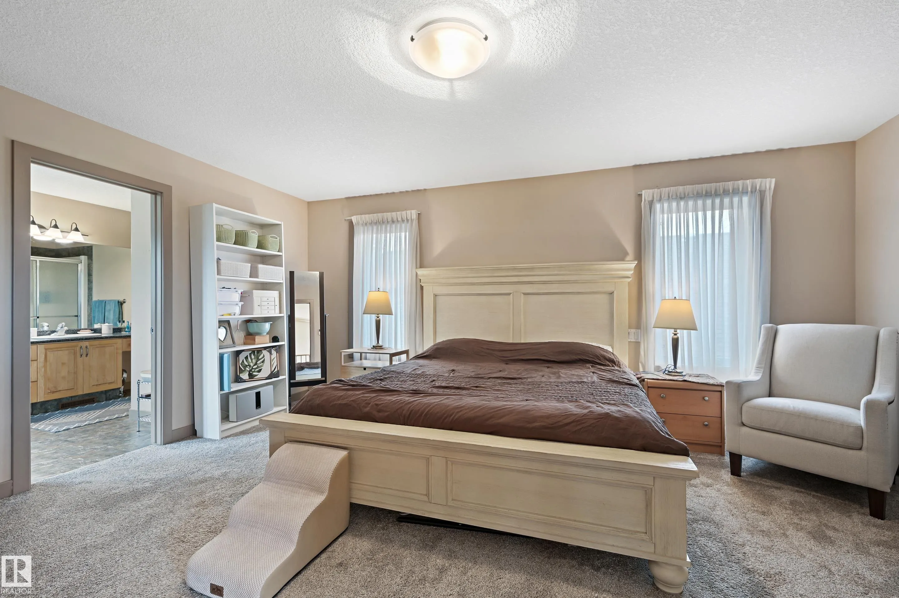 2 KINGSDALE Crescent