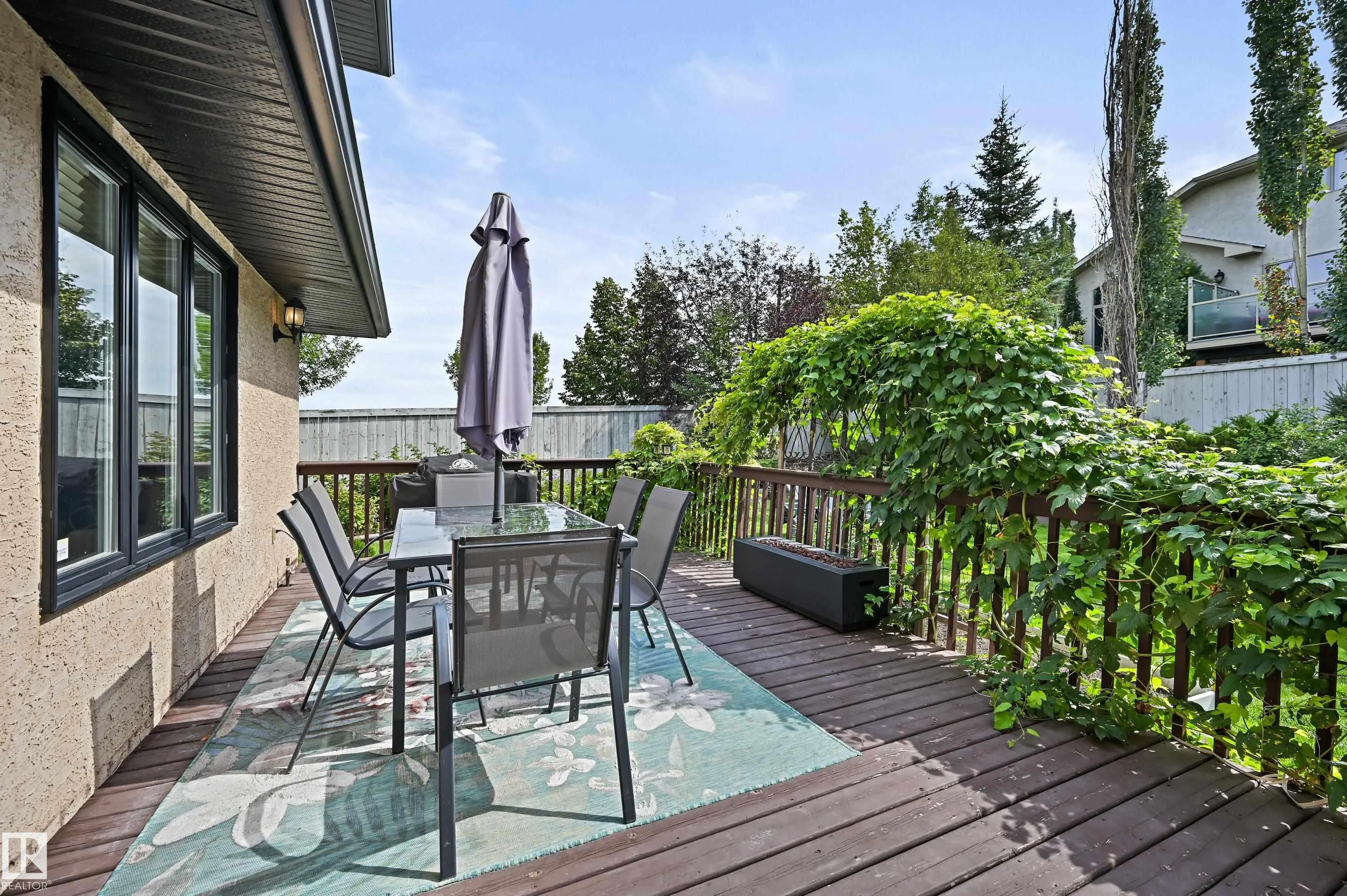 2 KINGSDALE Crescent