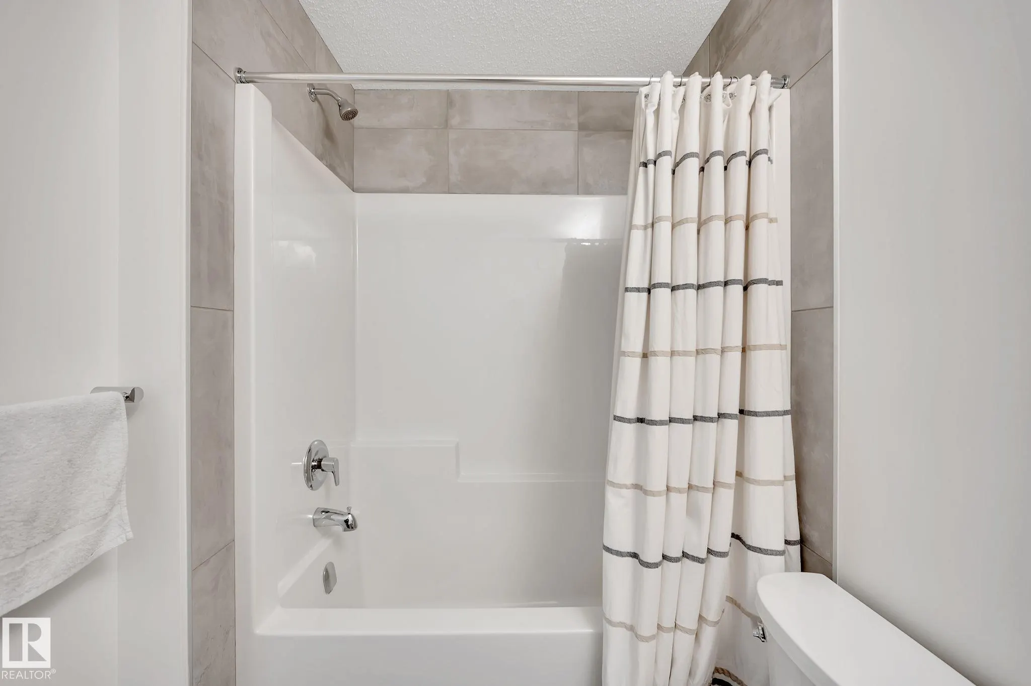 5395 Lark Landing