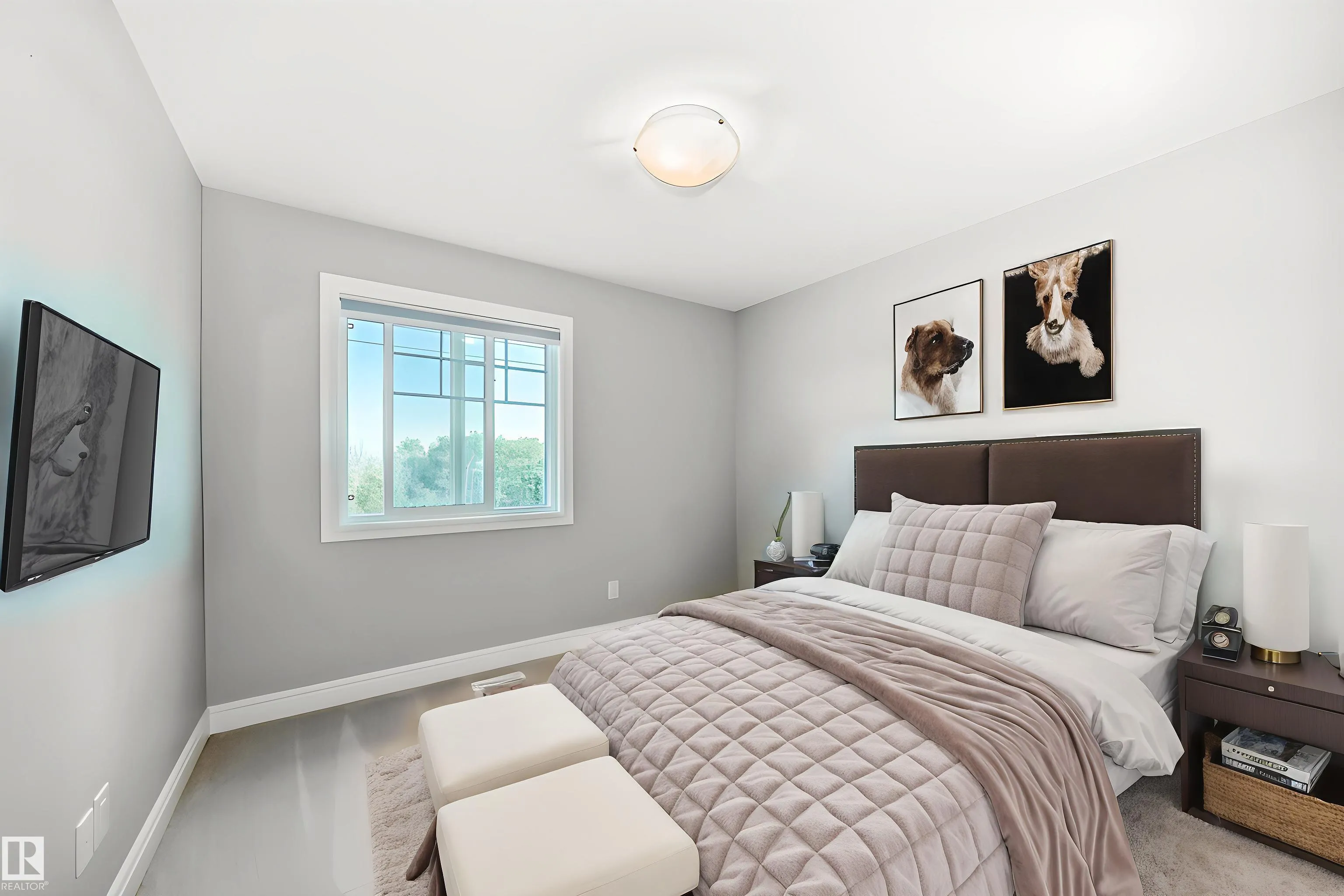 3879 ROBINS Crescent