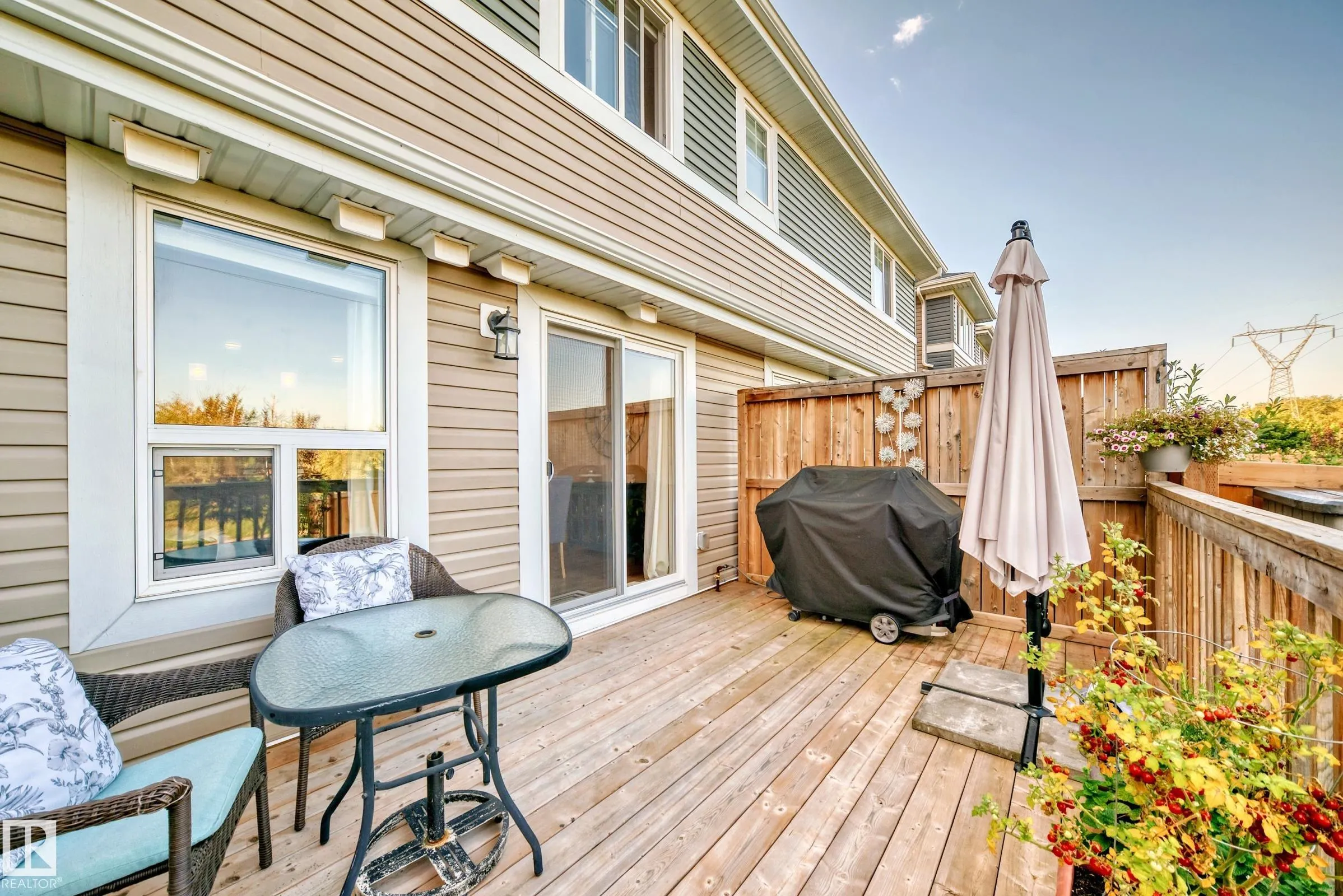 3879 ROBINS Crescent