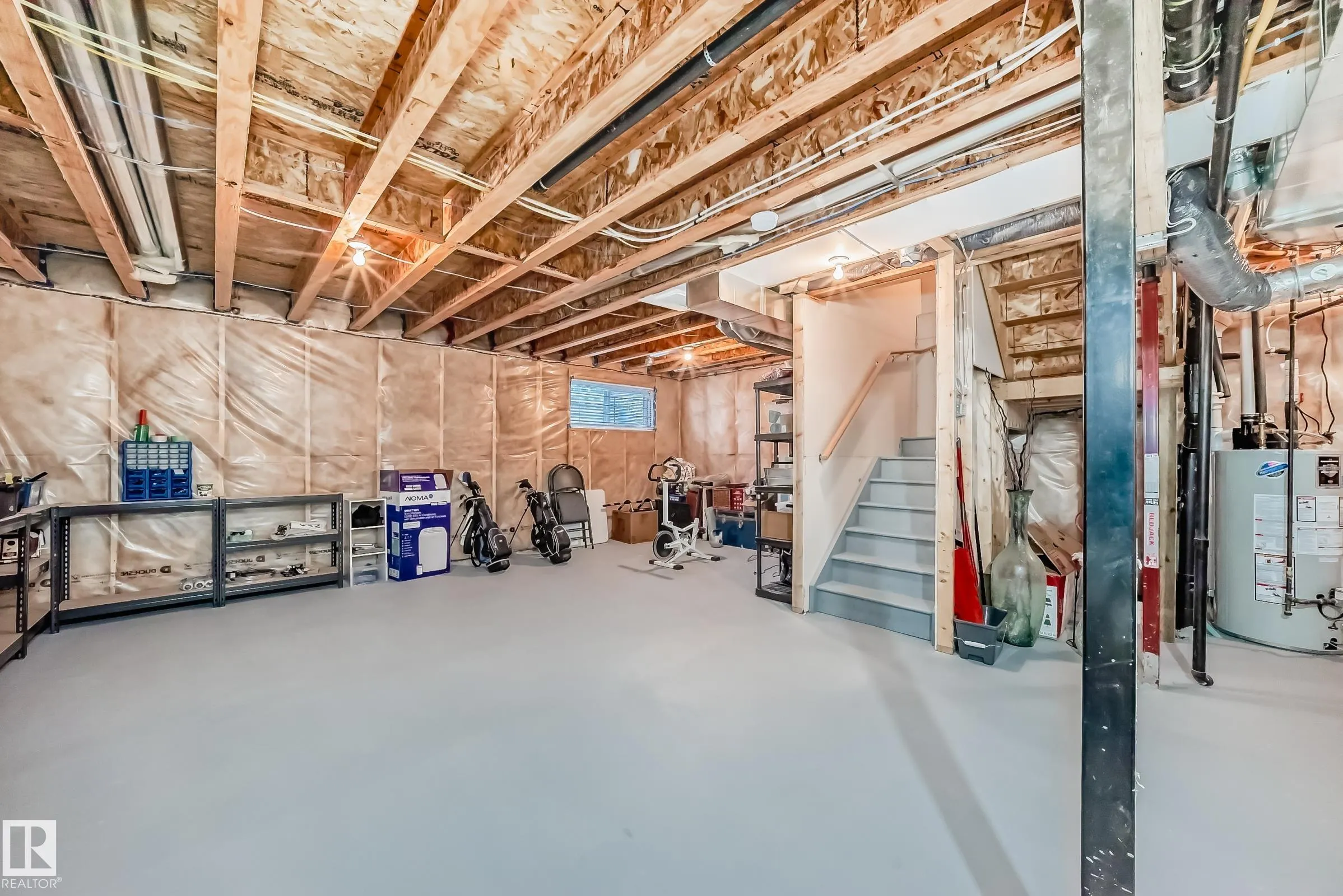 3879 ROBINS Crescent