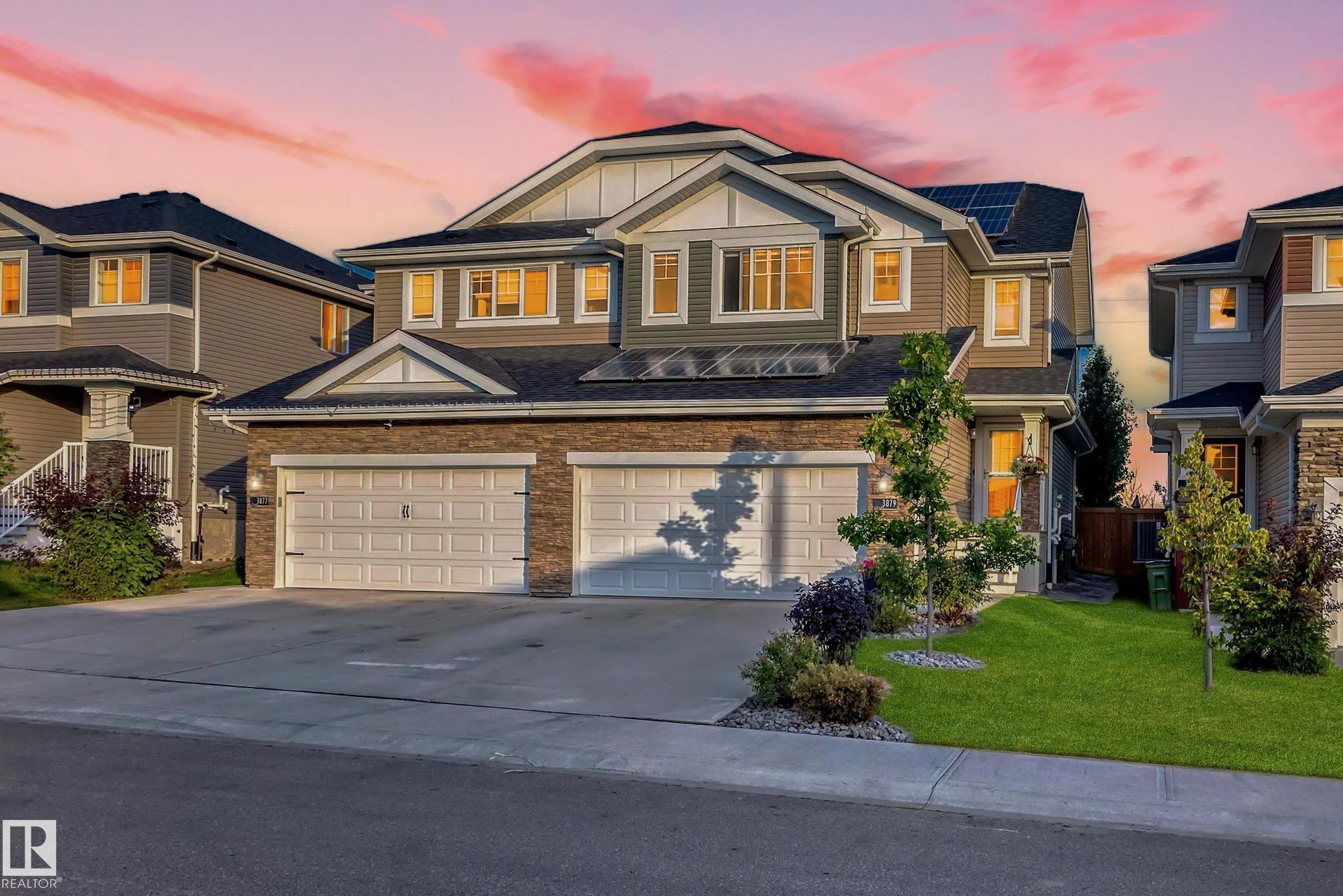 3879 ROBINS Crescent