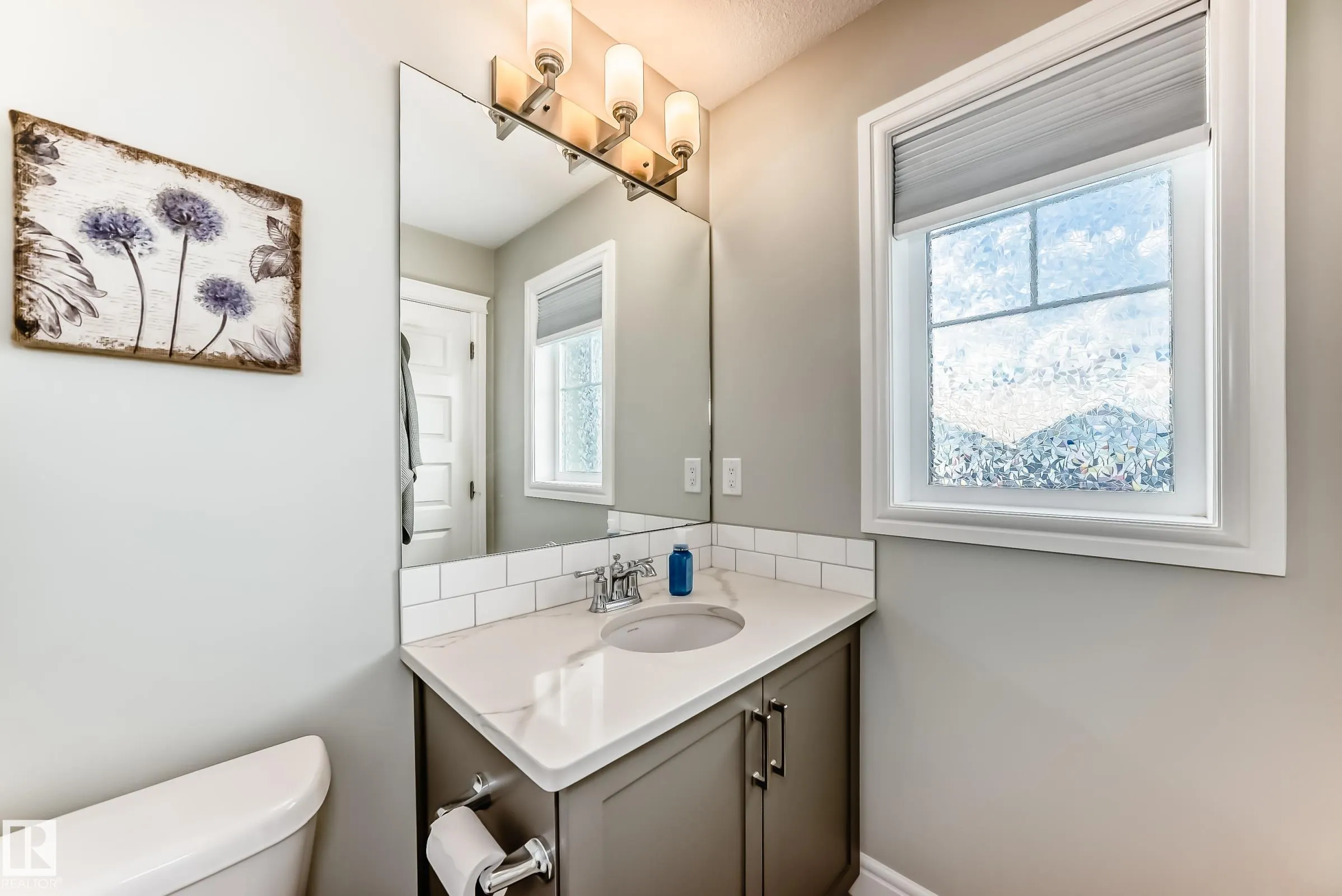 3879 ROBINS Crescent
