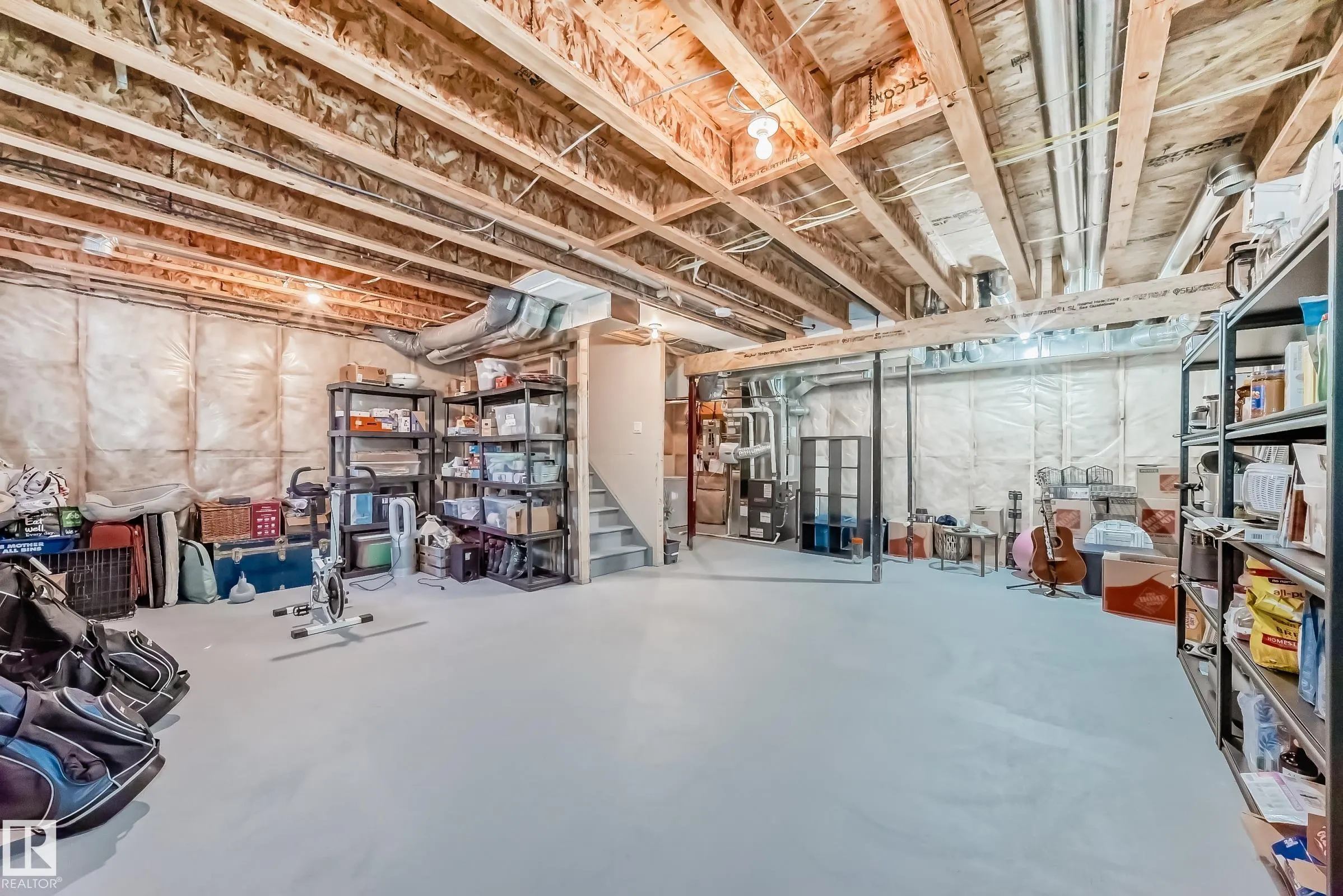 3879 ROBINS Crescent