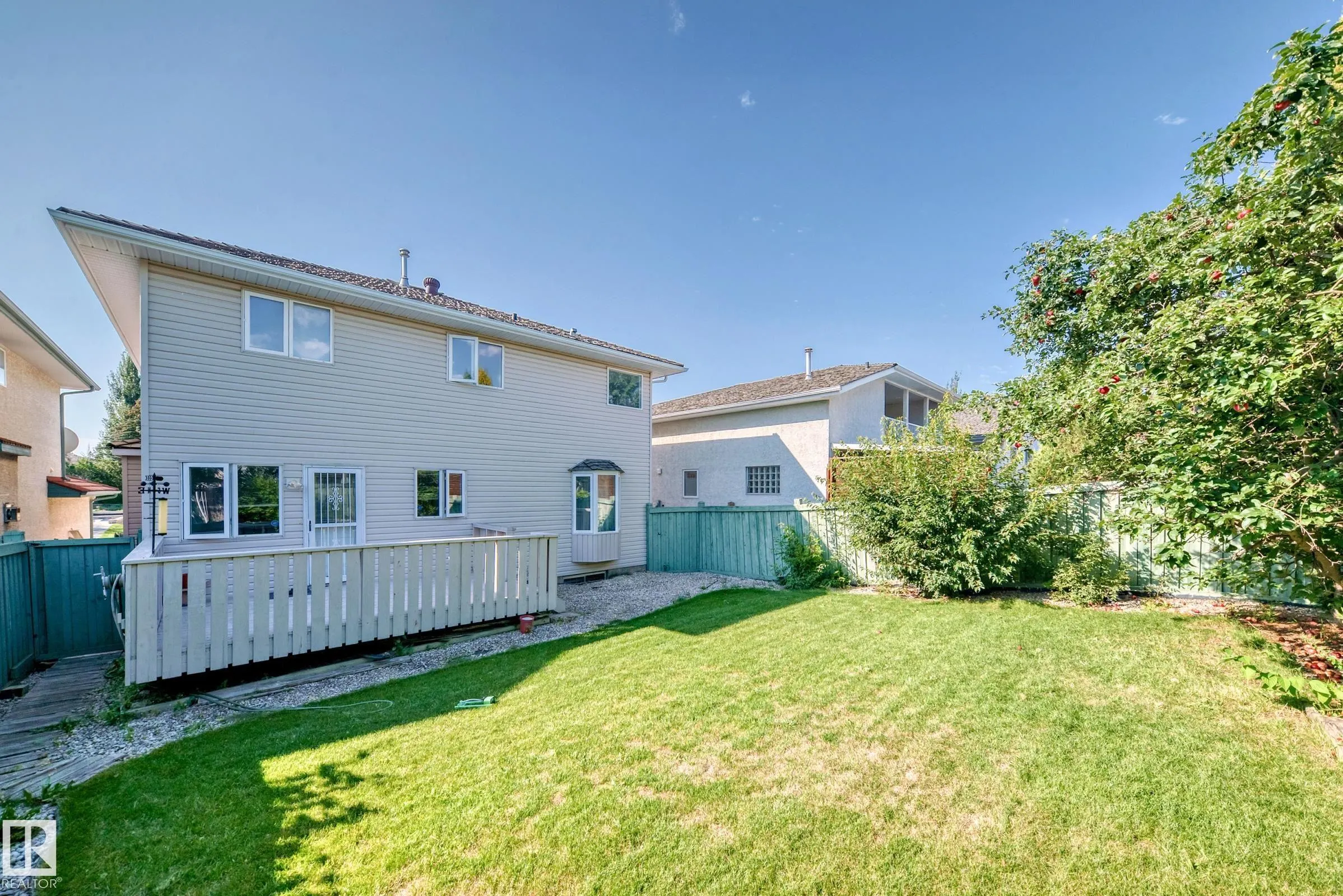 1122 Wedgewood Boulevard