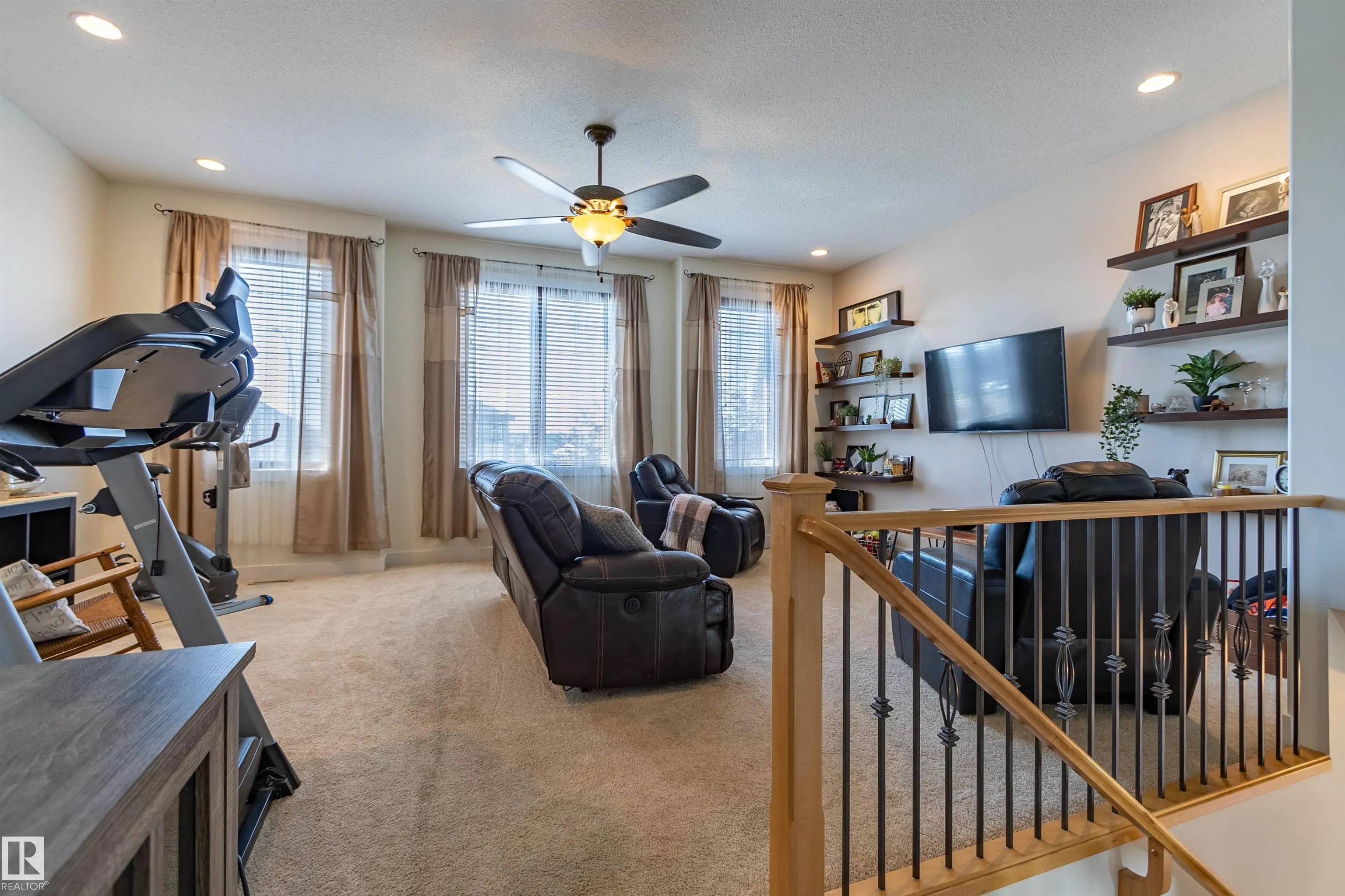 9 Southbridge Crescent
