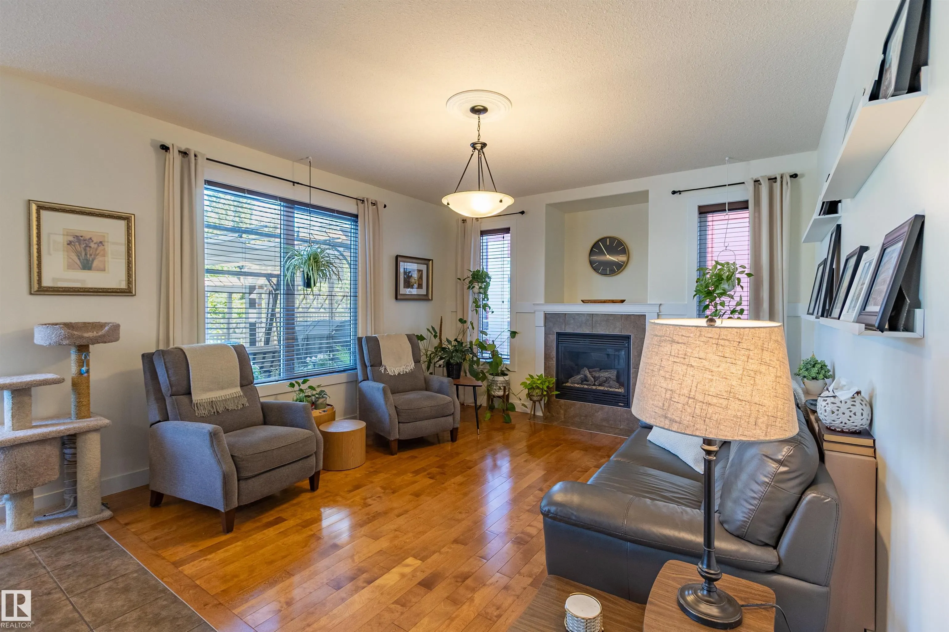 9 Southbridge Crescent
