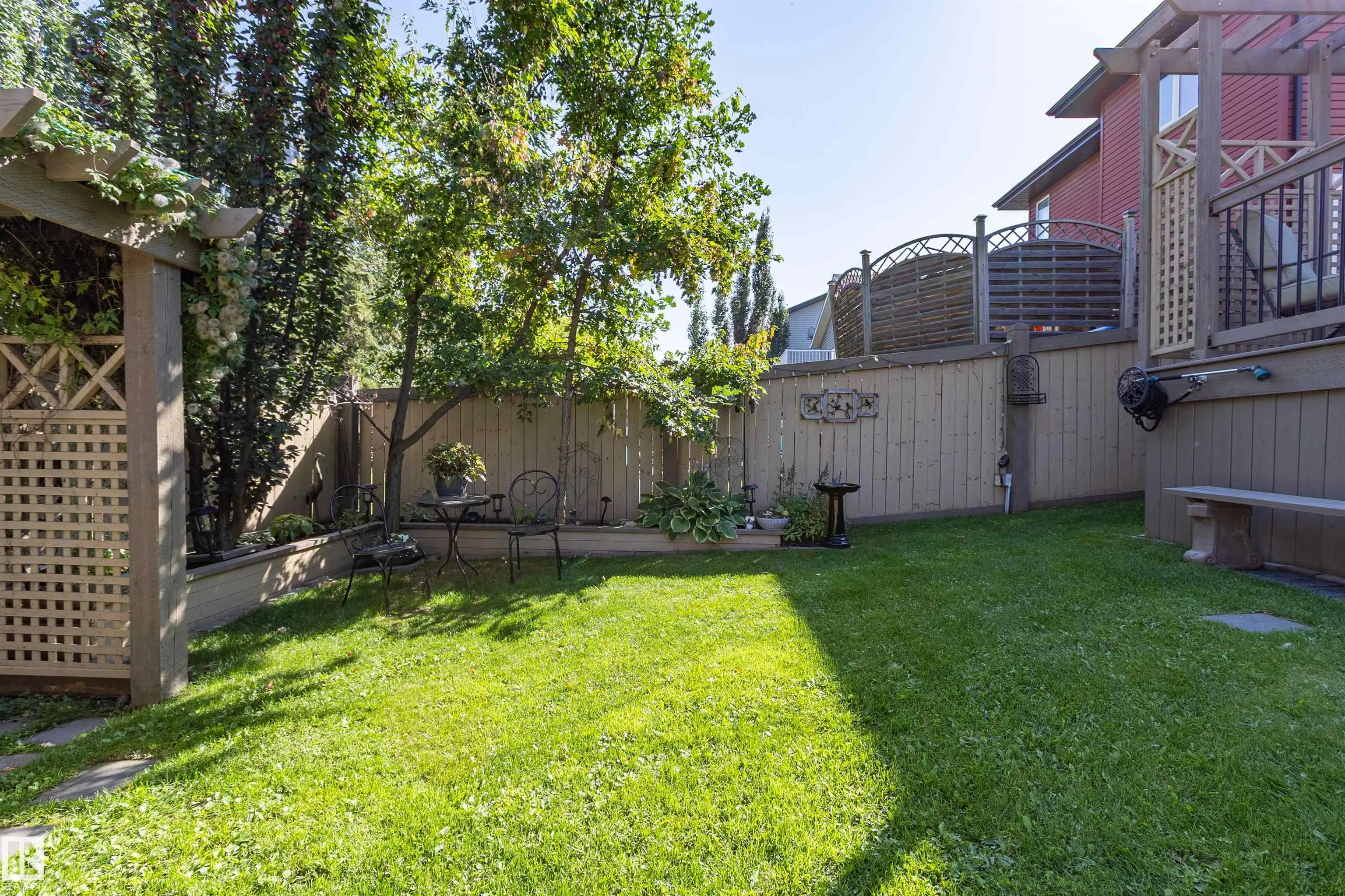 9 Southbridge Crescent