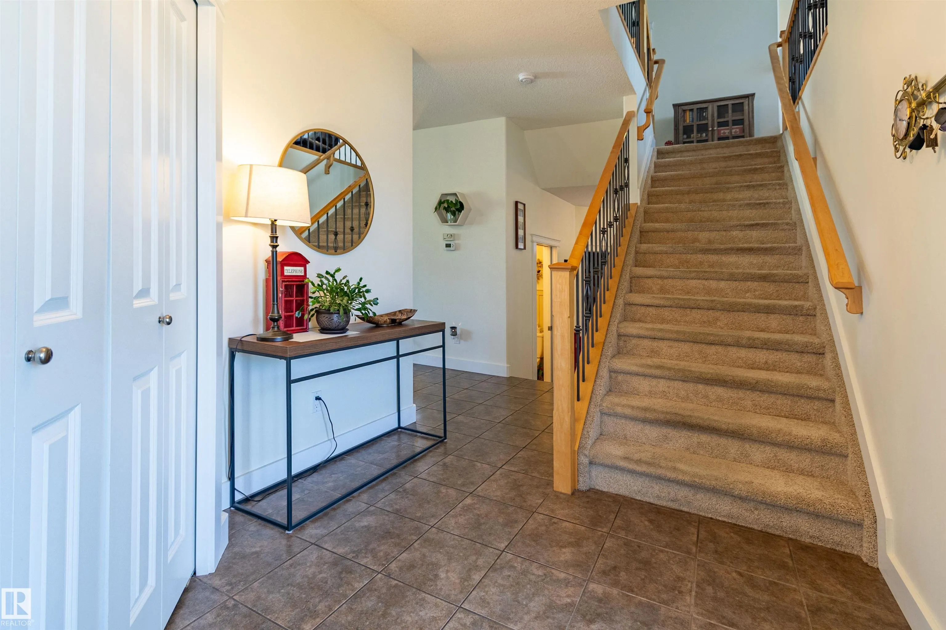 9 Southbridge Crescent