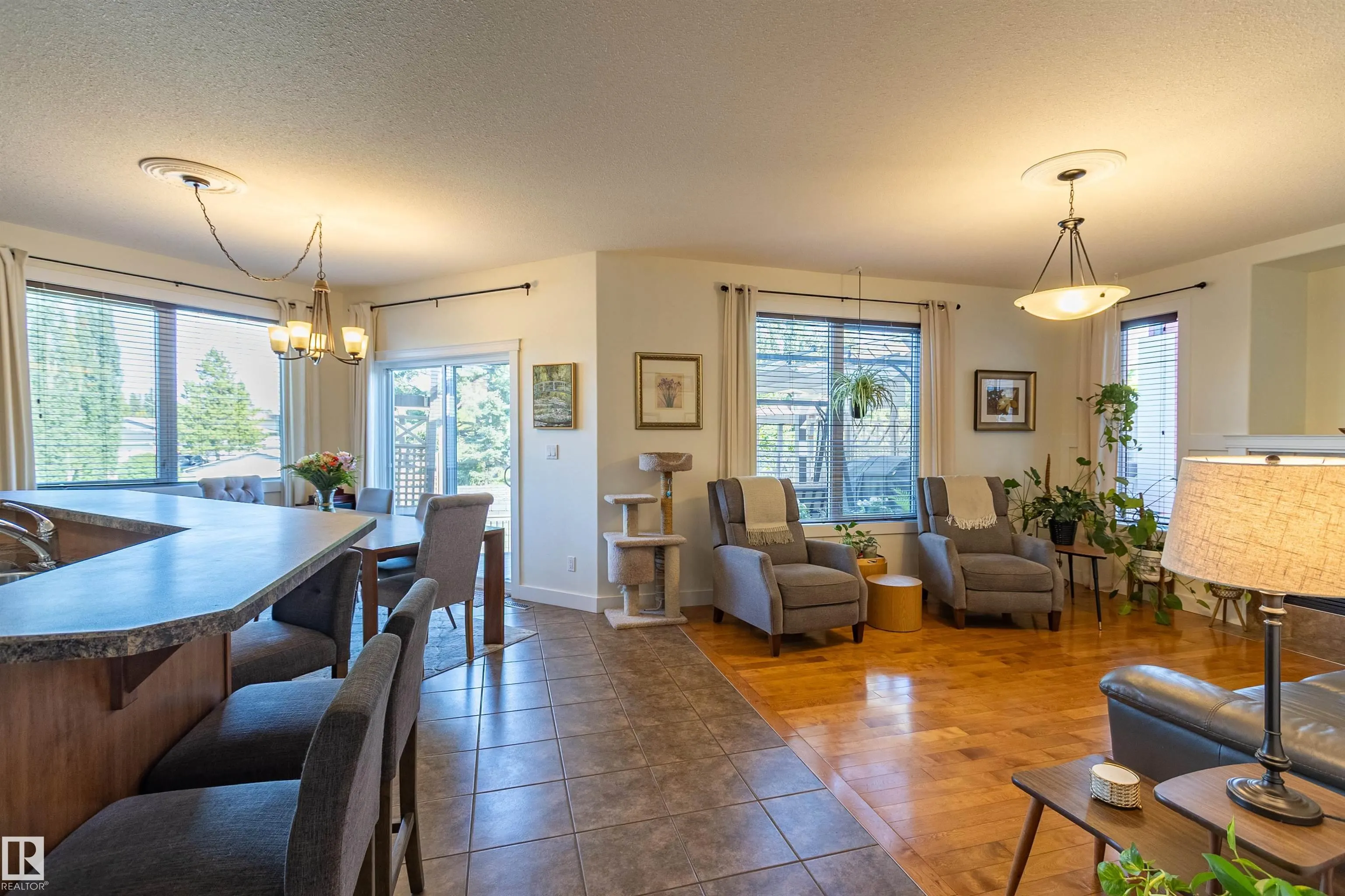 9 Southbridge Crescent