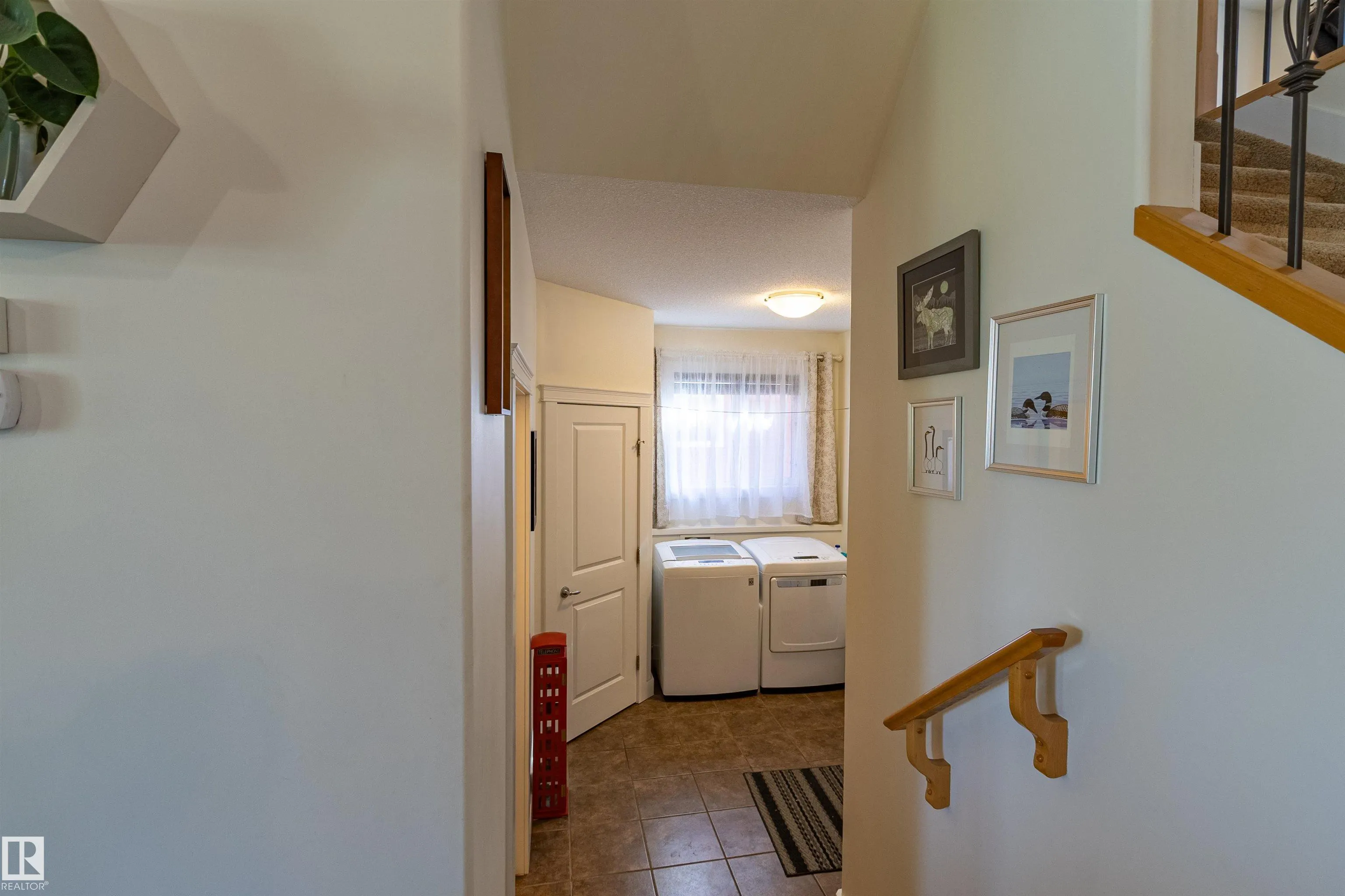 9 Southbridge Crescent