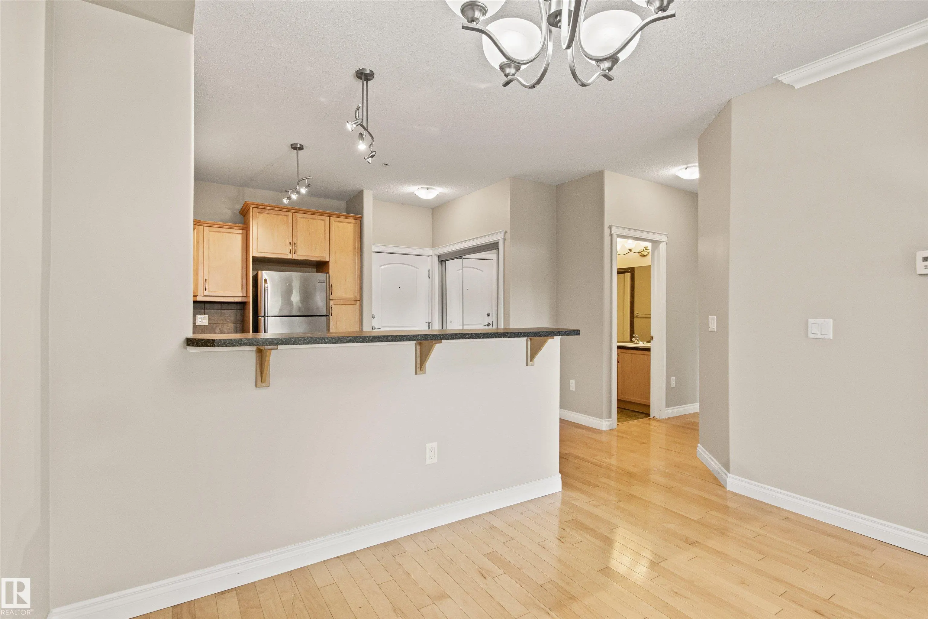 12408 15 Avenue