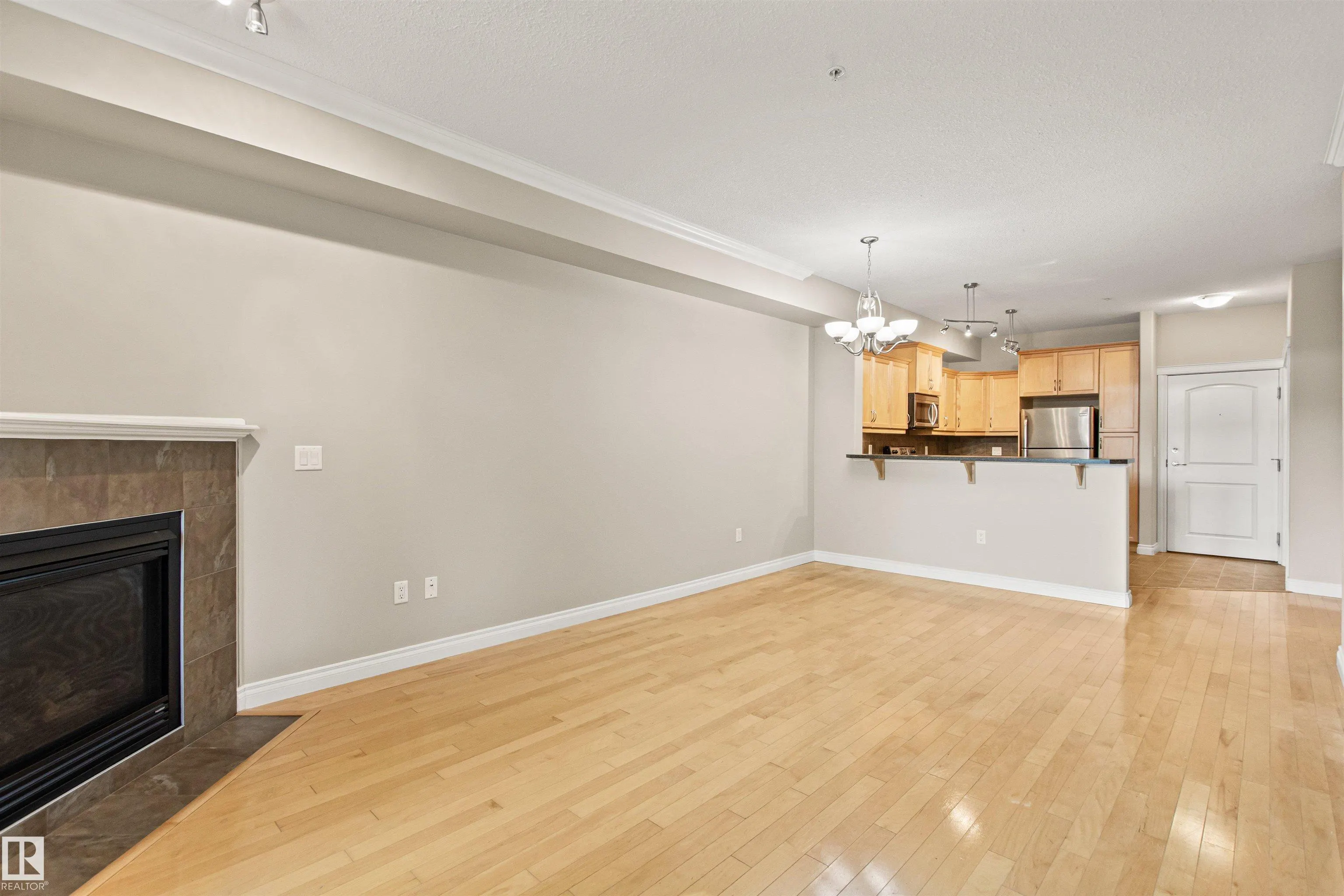 12408 15 Avenue