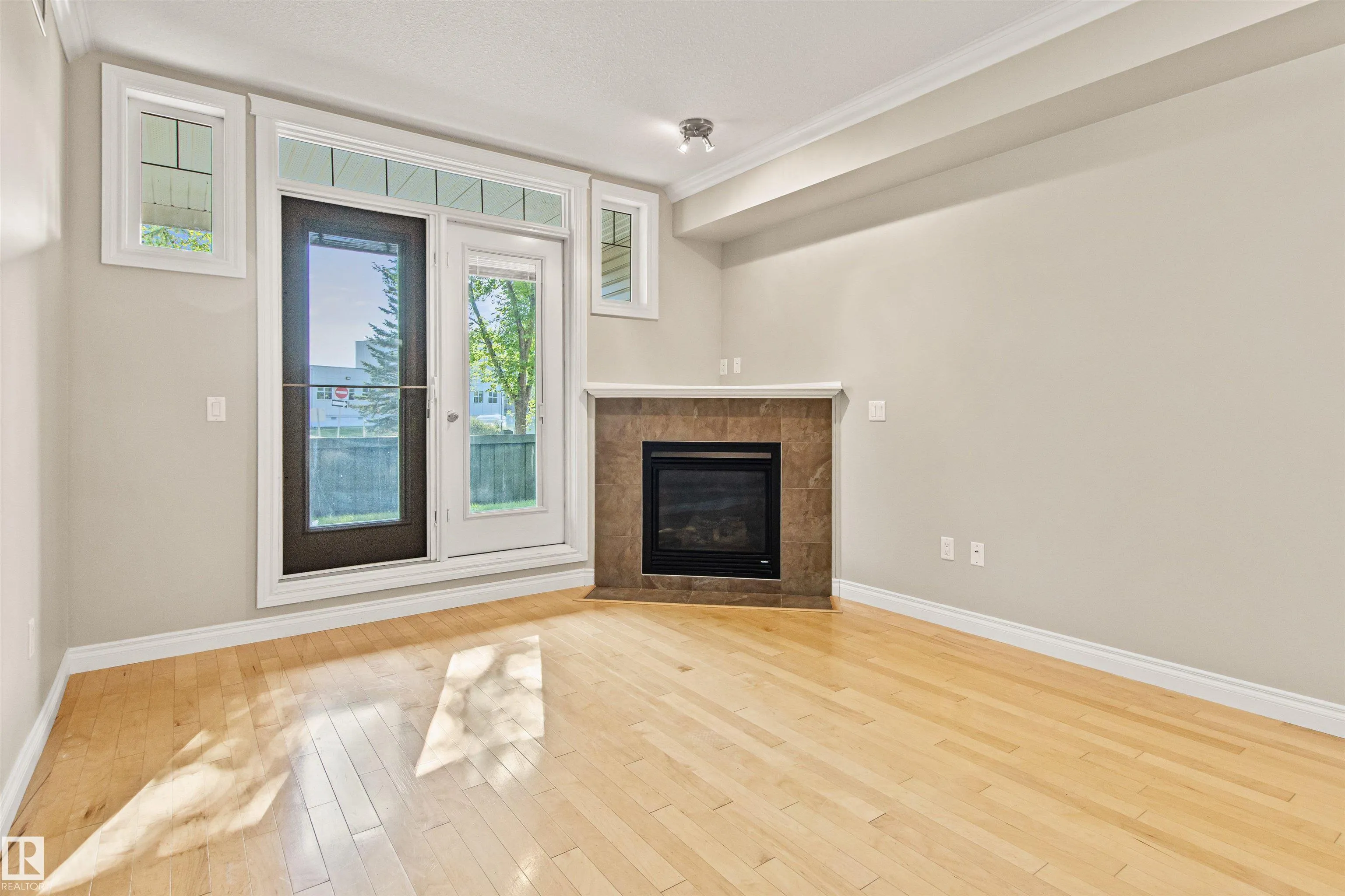 12408 15 Avenue
