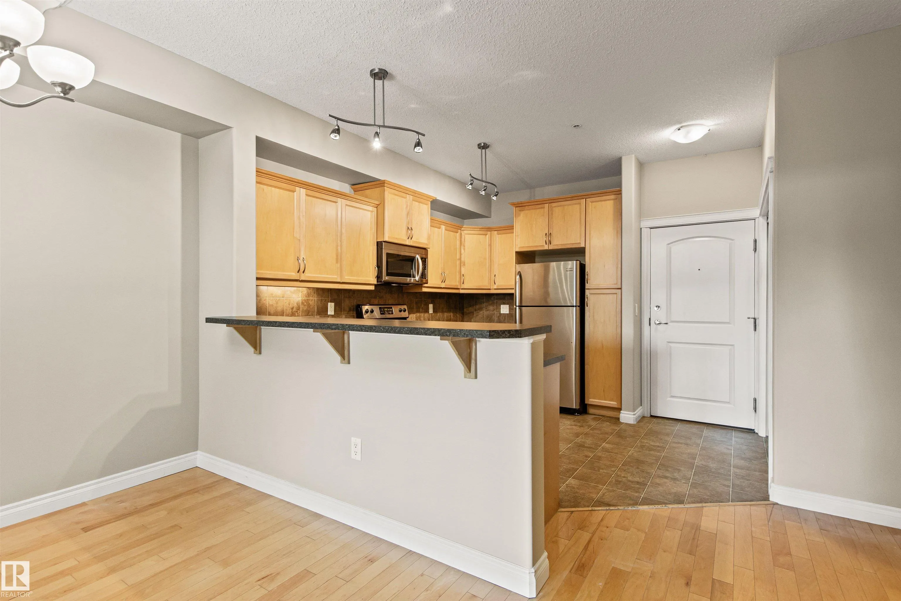 12408 15 Avenue