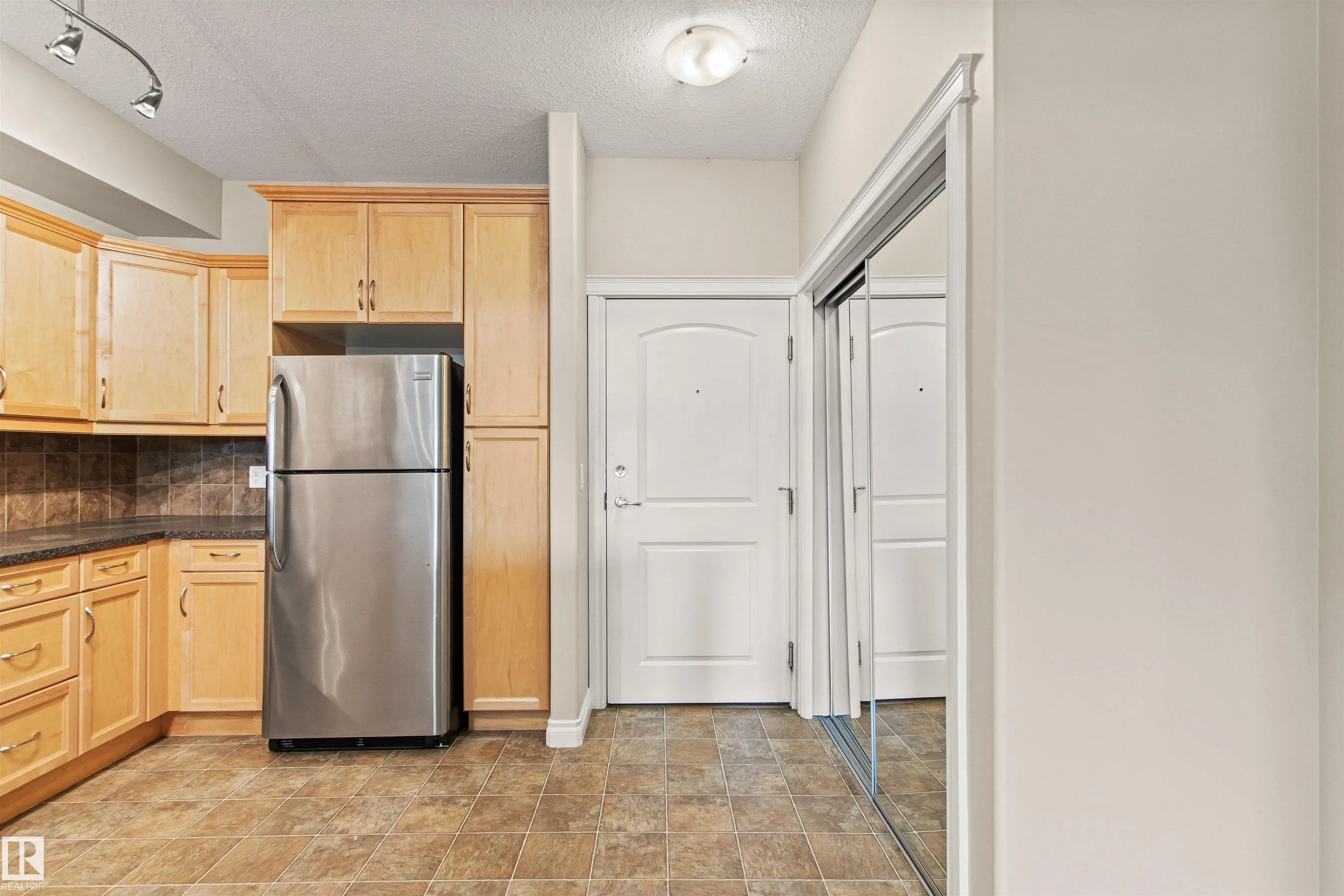 12408 15 Avenue